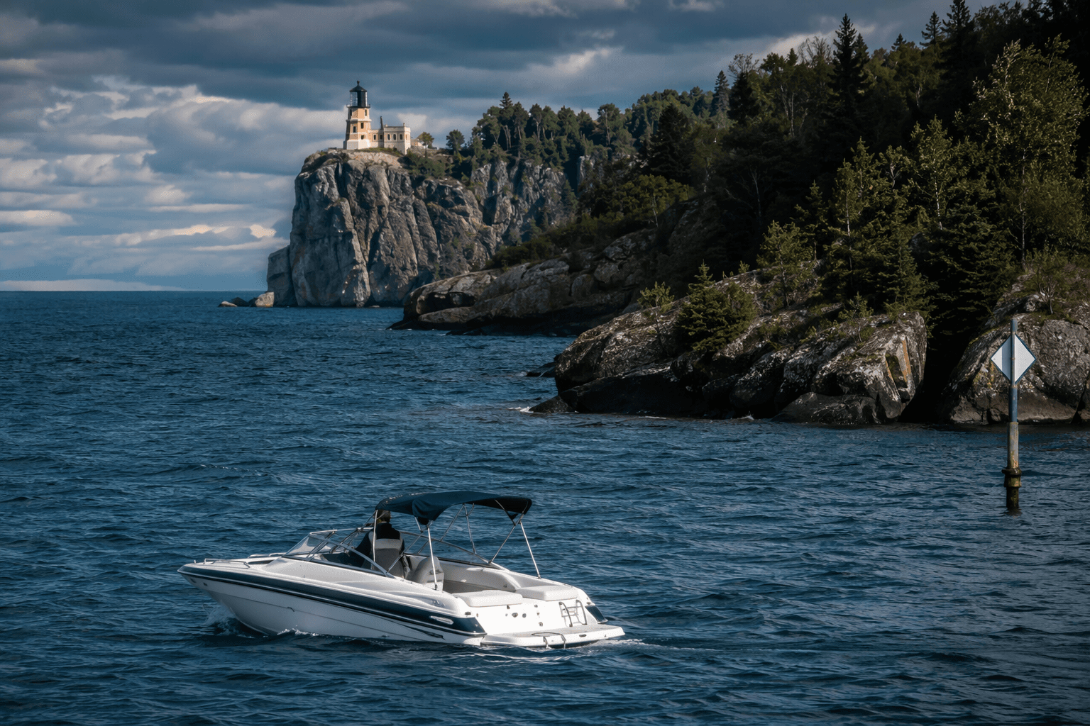Lake County shoreline guides boating routes, harbors and protected access