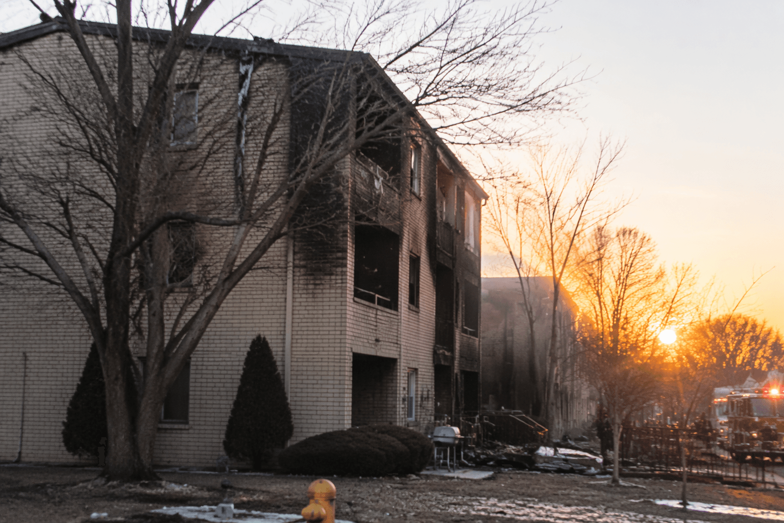 Apartment fire in Cicero displaces eight, no injuries reported