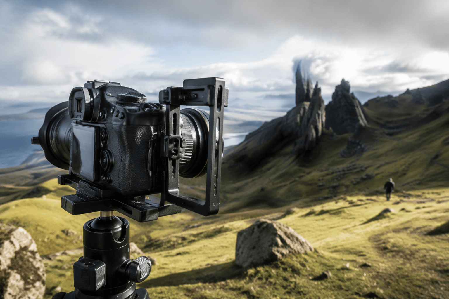 Peak Design launches modular camera bracket on Kickstarter