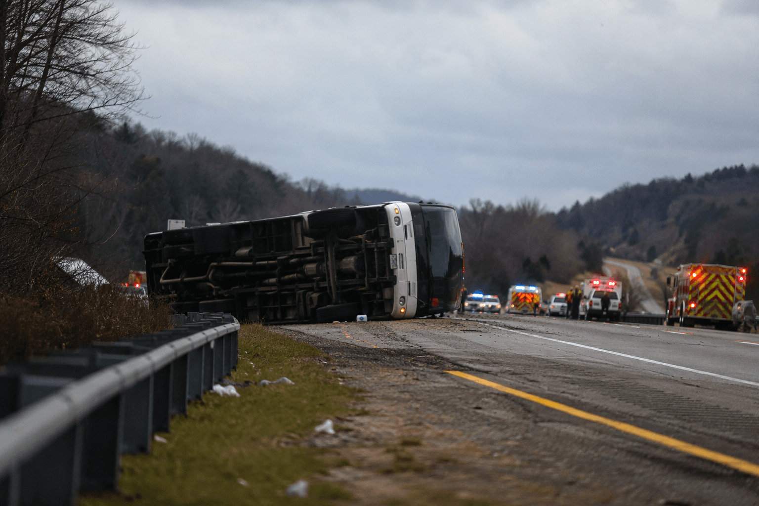 Tour bus rolls over on New York State Thruway in Orange County, 11 injured