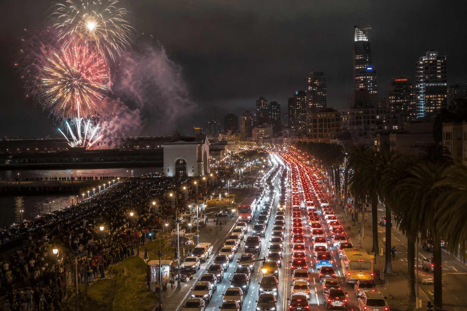 SFMTA probes July Fourth traffic gridlock after fireworks crowd surge