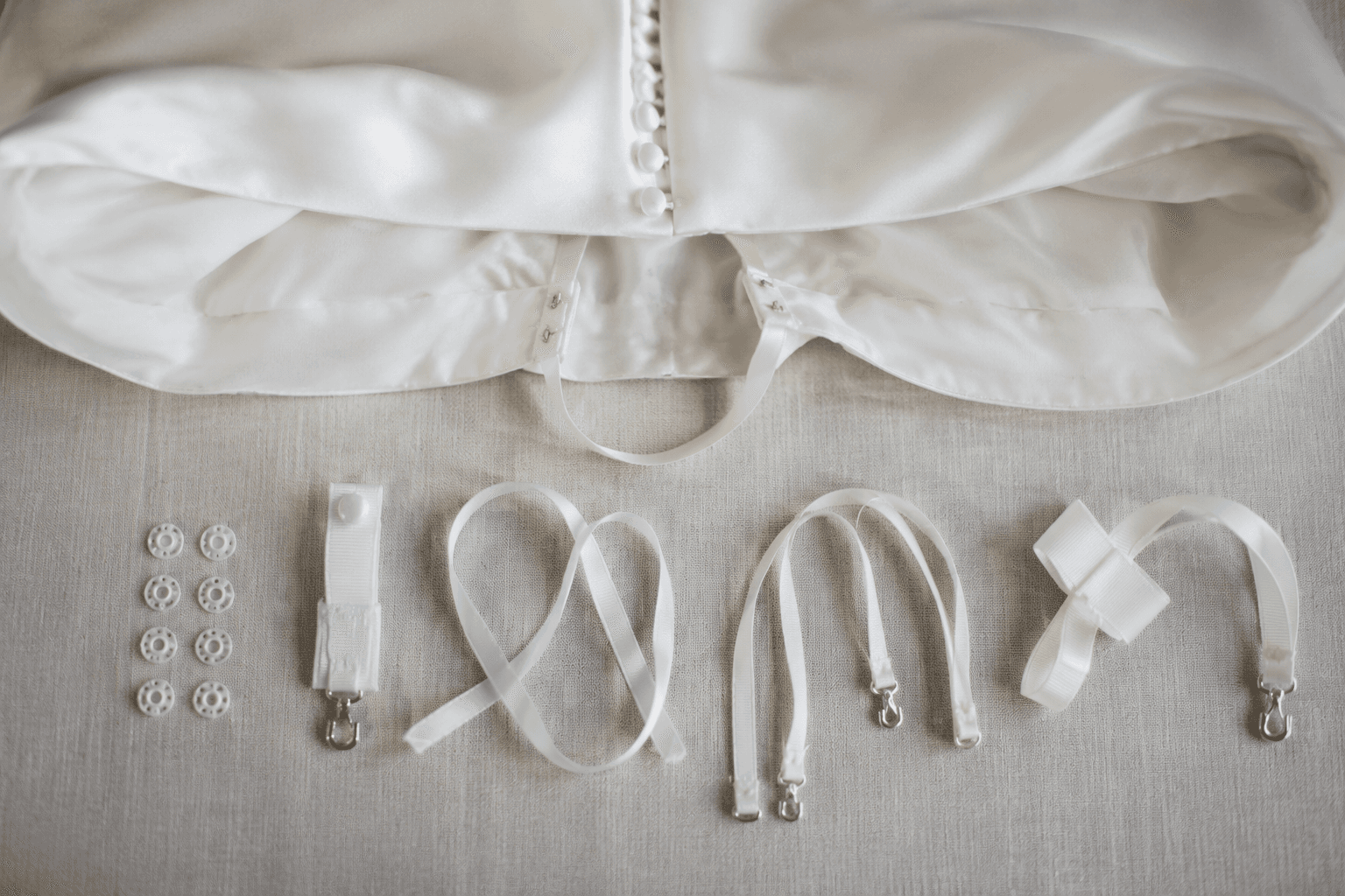 Bridal bustle types explained, how to choose the right one