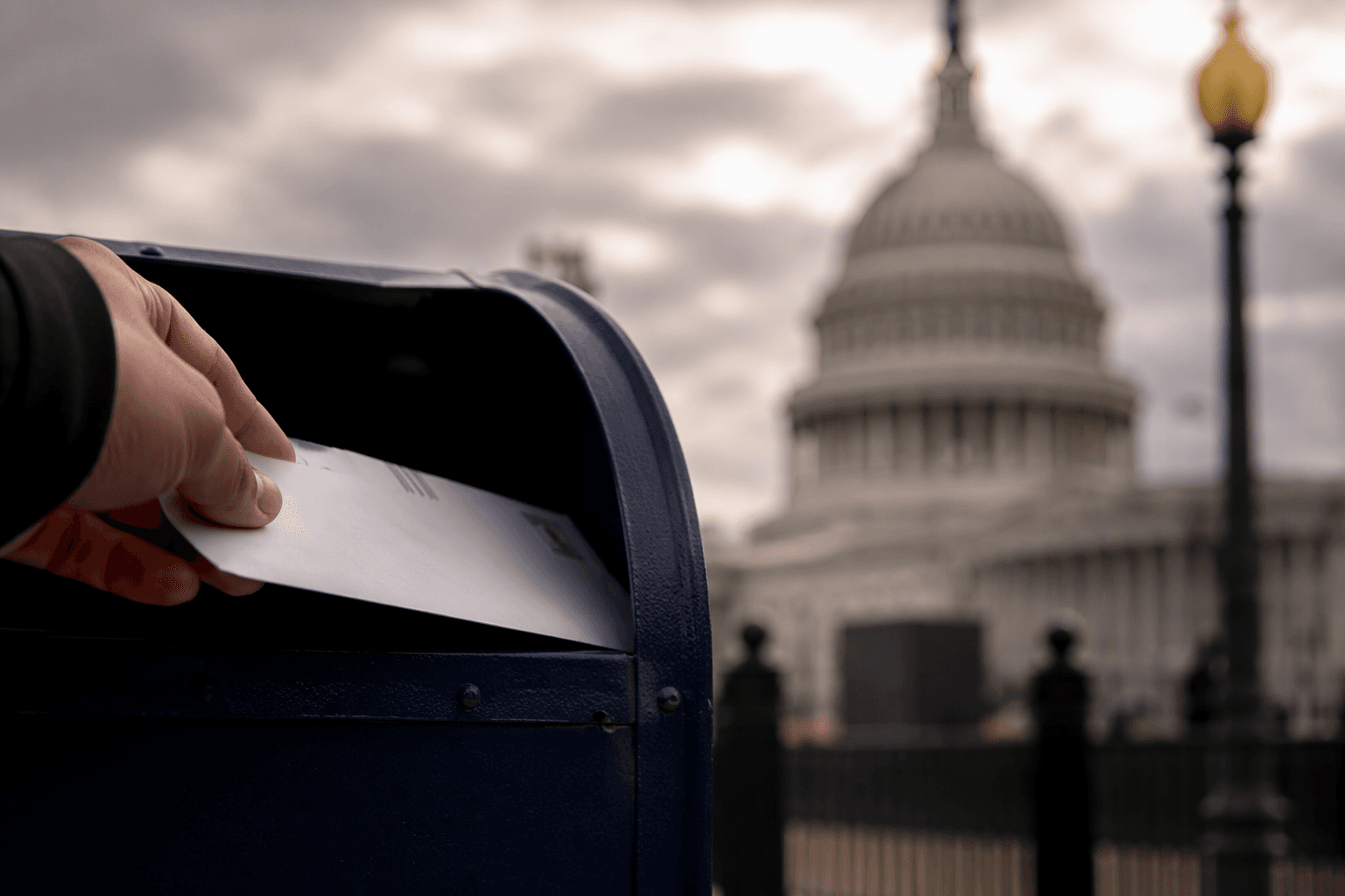 Appeals court blocks Trump order on mail-in voting