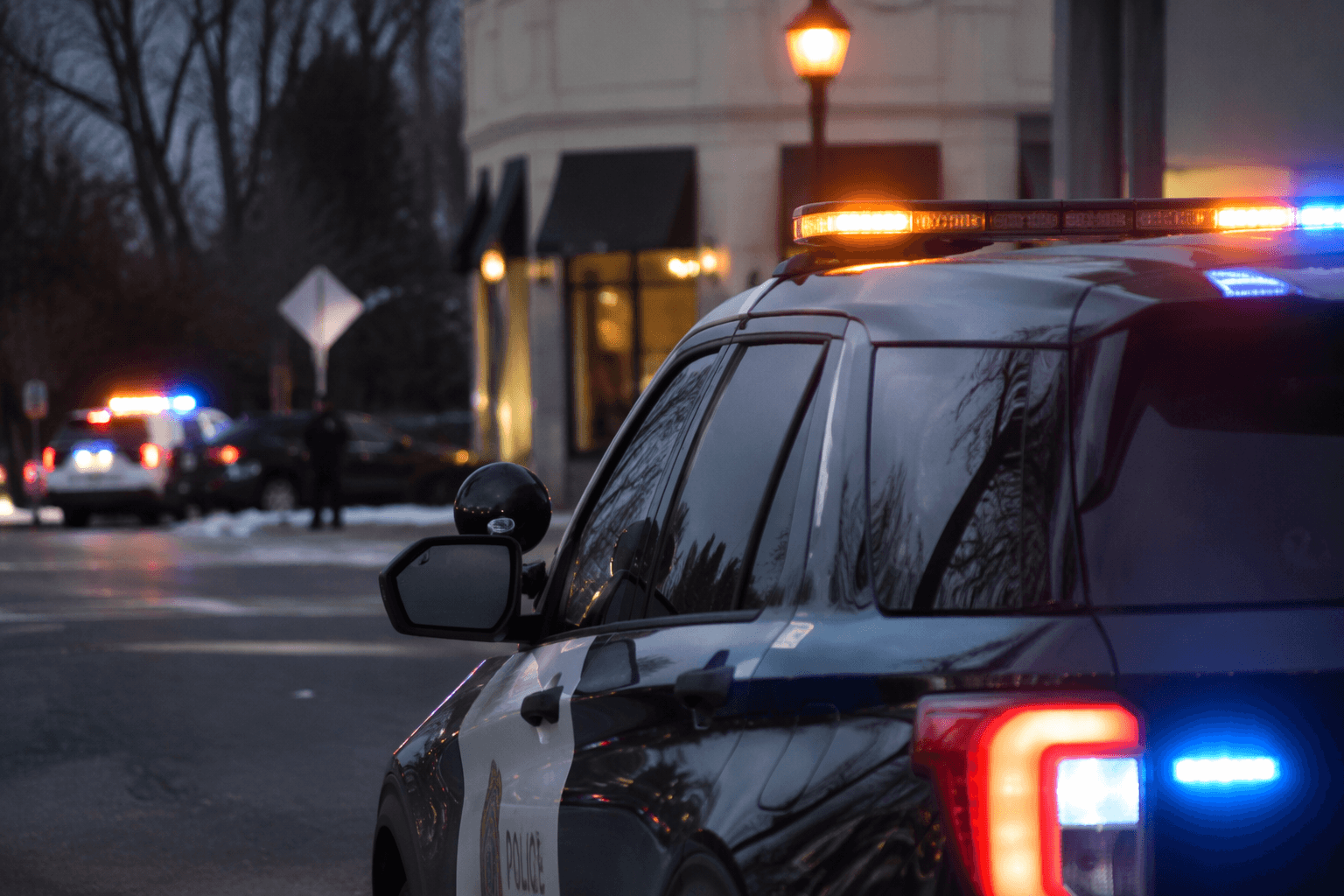 Two men arrested after failed jewelry store break-in in Laurel