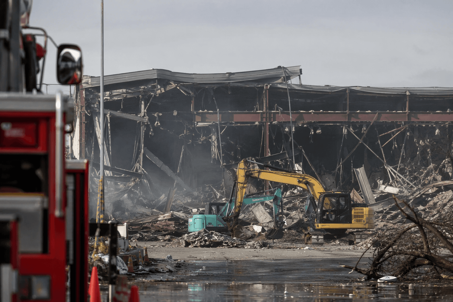 Japan quake and mall blast leave at least 13 dead