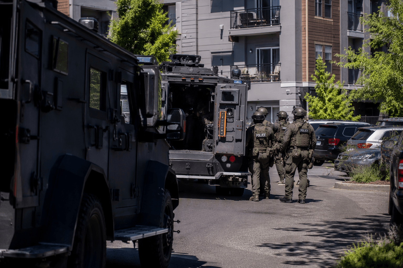 Post Falls police arrest man after apartment standoff at Parkside Apartments