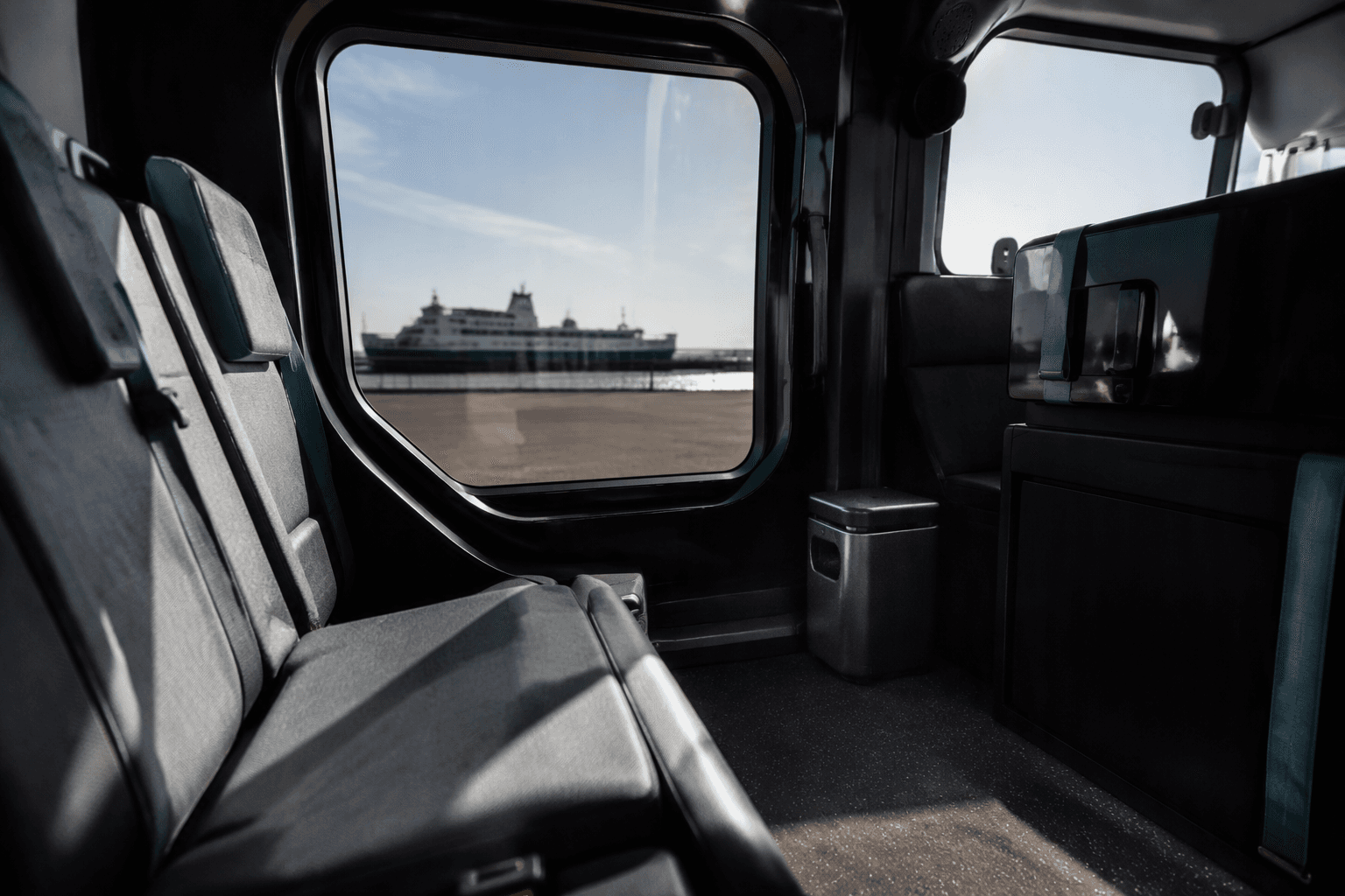 US regulators open door to driverless cars without steering wheels