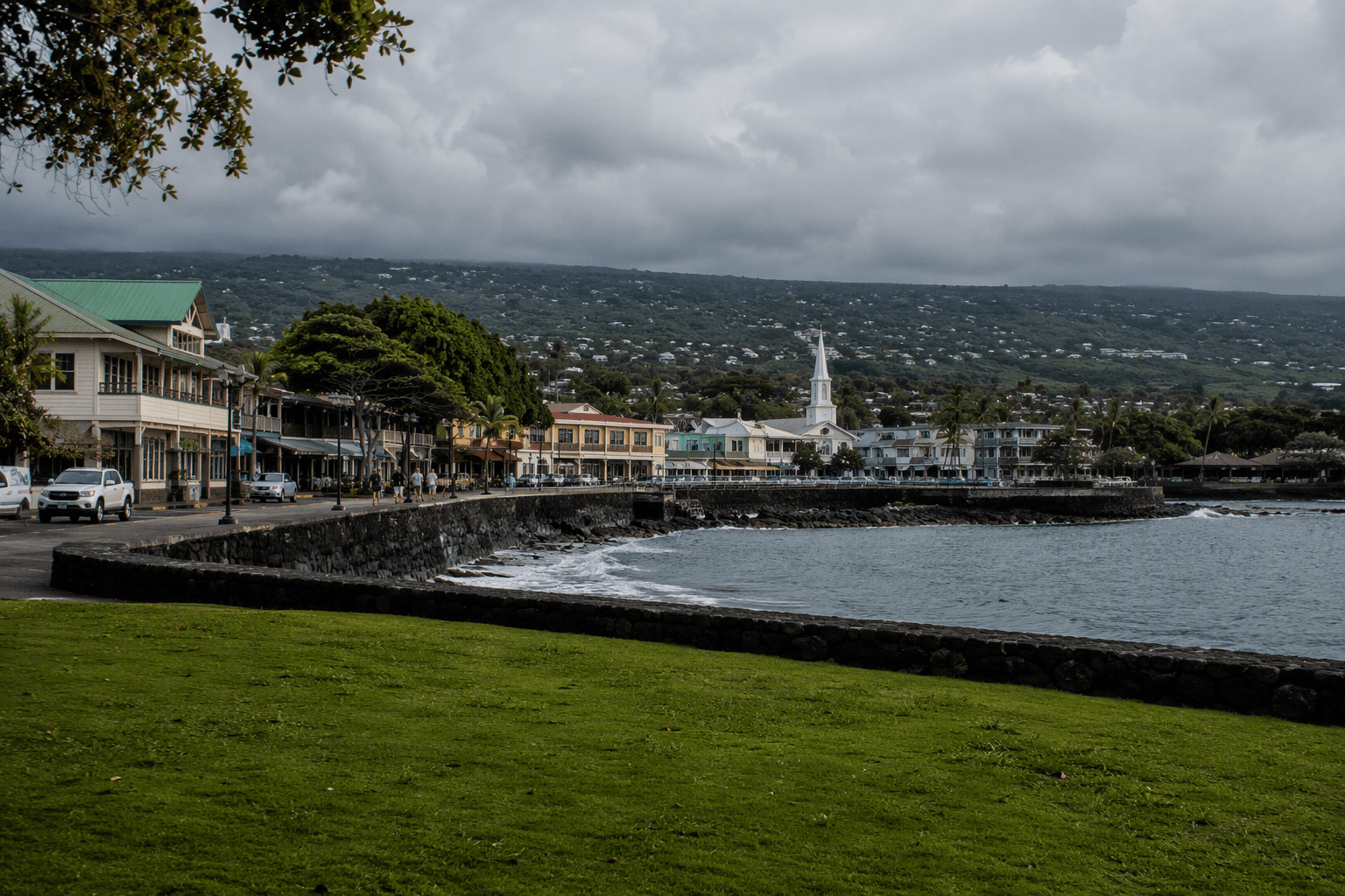 Three candidates vie for Kona Council seat amid housing, park concerns