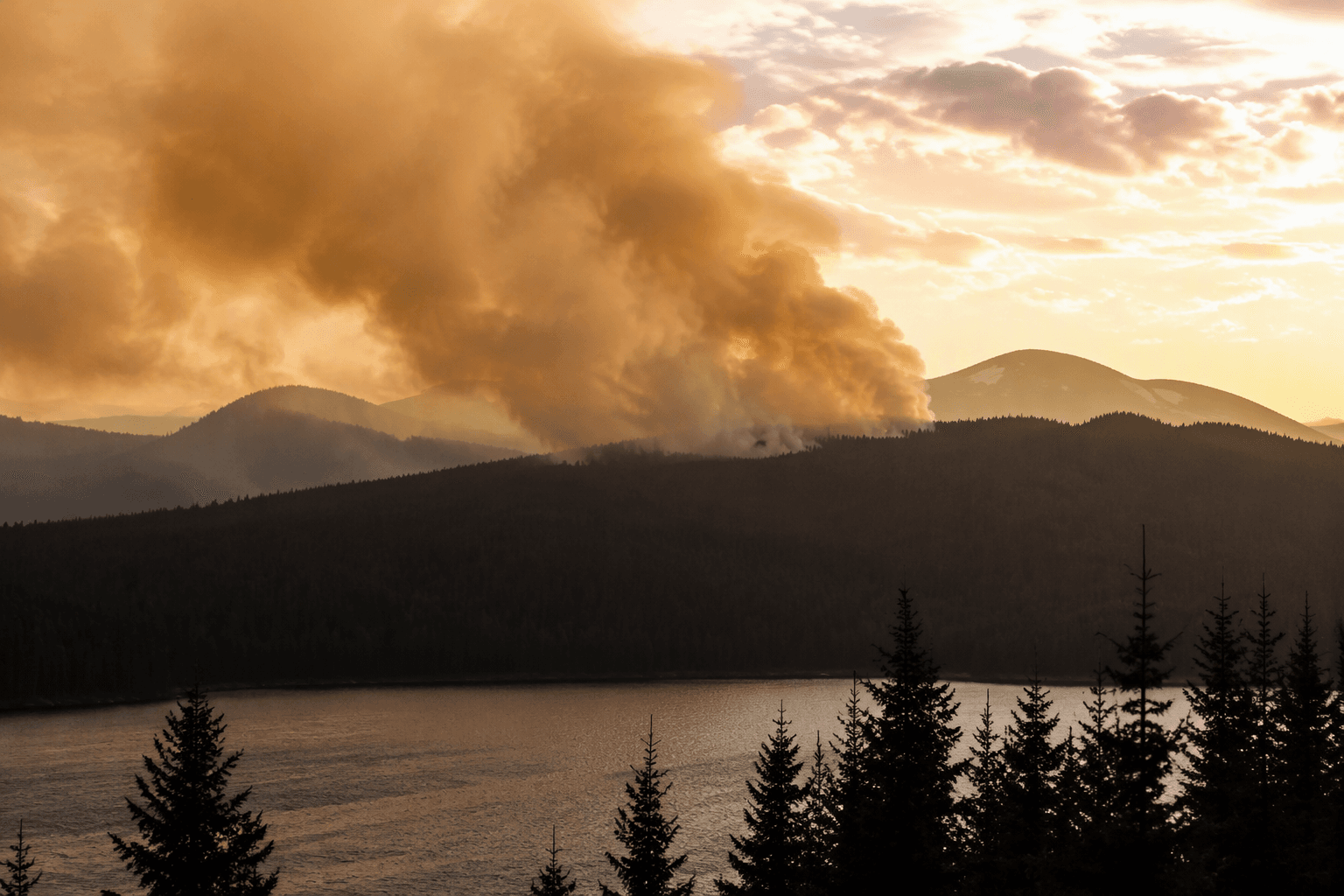 15-acre wildfire reported north of Waldo Lake in Lane County