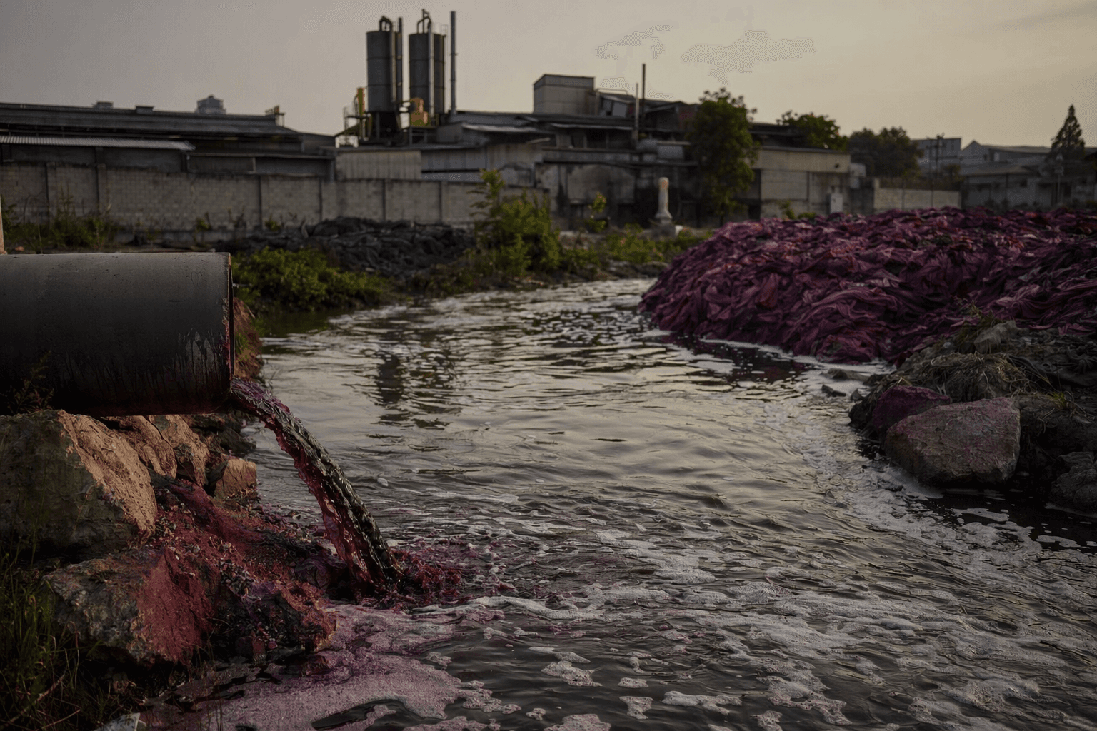 EU Water Rules Tighten PFAS Controls, Raising Fashion Wastewater Scrutiny