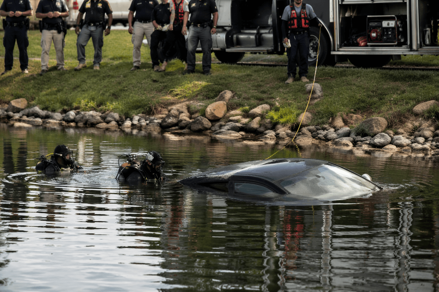 Driver escapes pond crash in Douglas County, no other occupants found