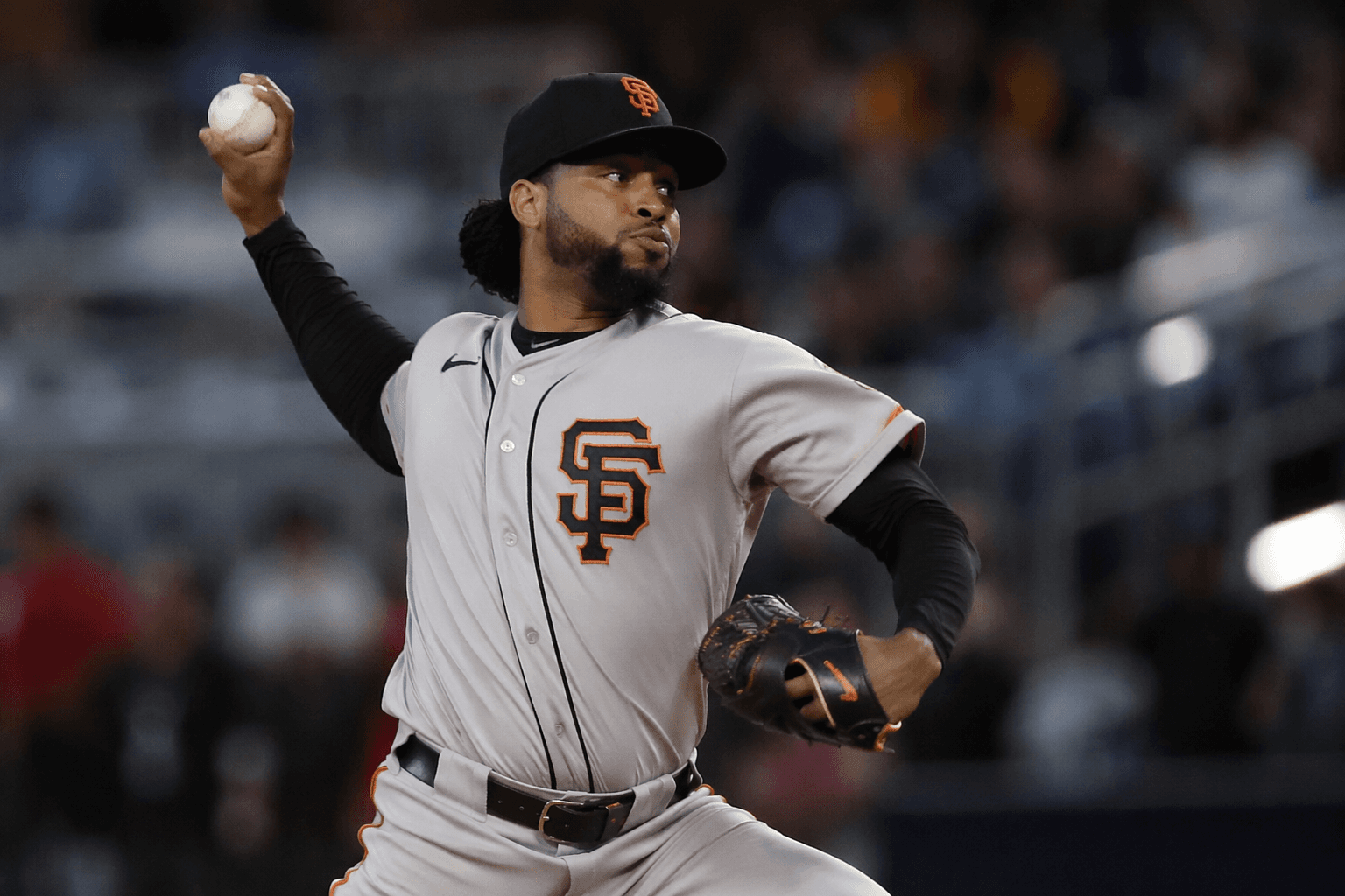 Giants recall Gregory Santos from Sacramento for bullpen help