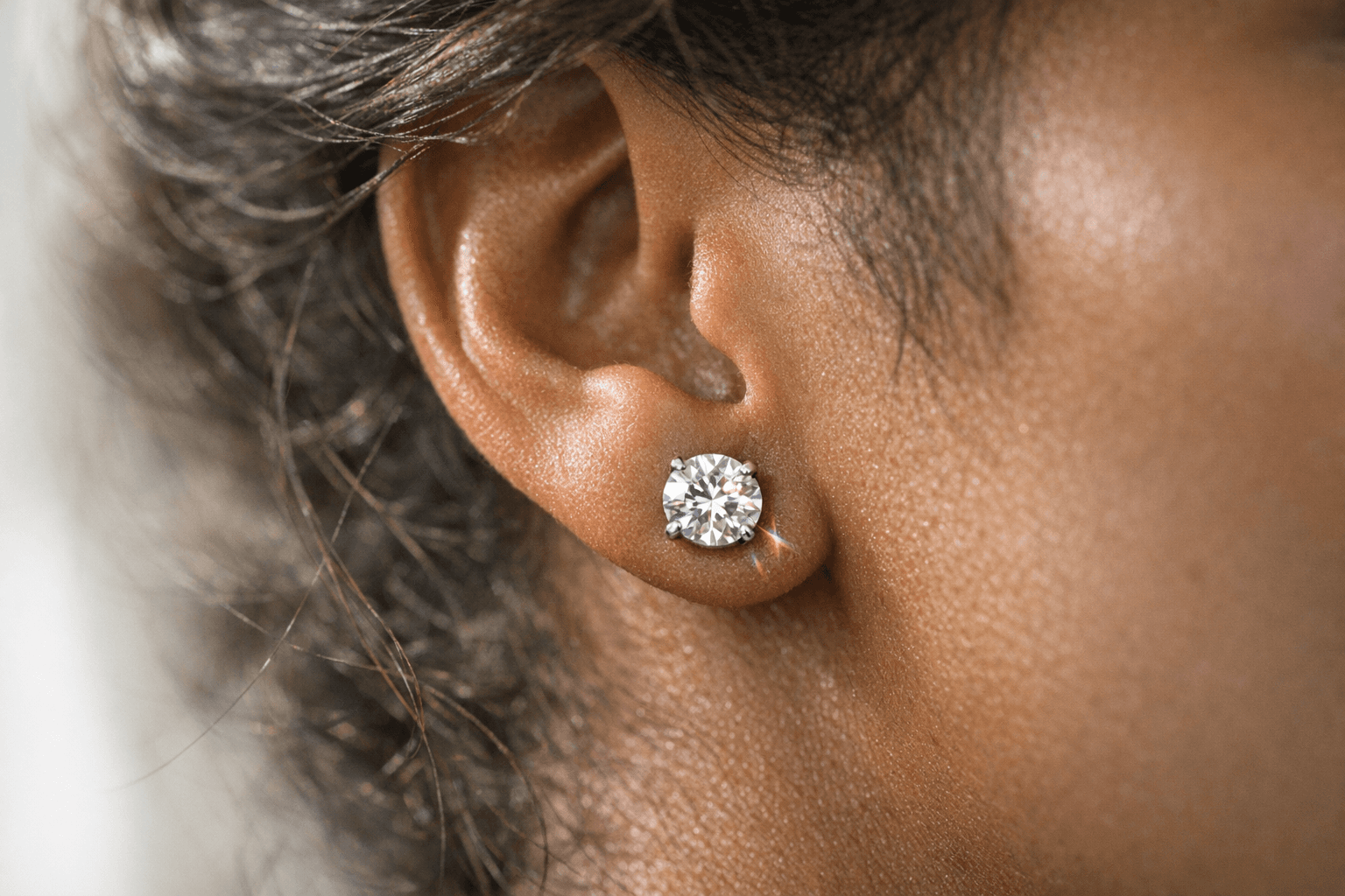 What makes diamond studs the most reliable everyday earring?