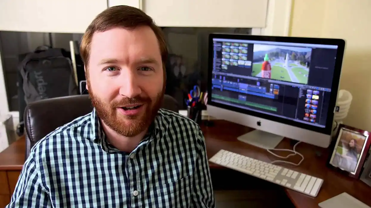 3.62+How+To+Shoot+Studio+Interviews FINAL.00 00 21 07.Still038