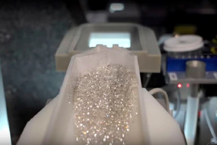 Moissanite melee in fine jewelry raises screening challenges