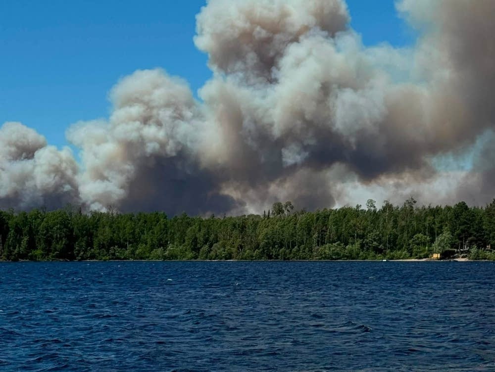 Wildfires slow Northland tourism as businesses stay open amid smoke