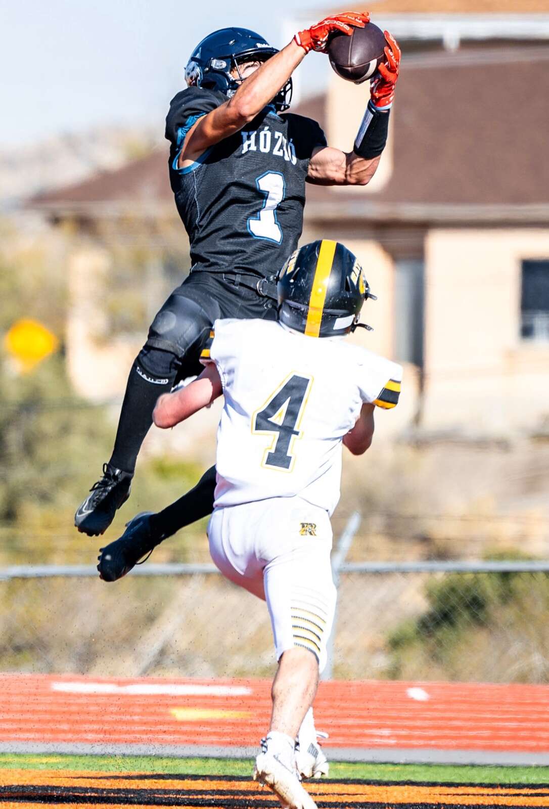 Hózhó Academy football rolls to 62-8 win over Capitan