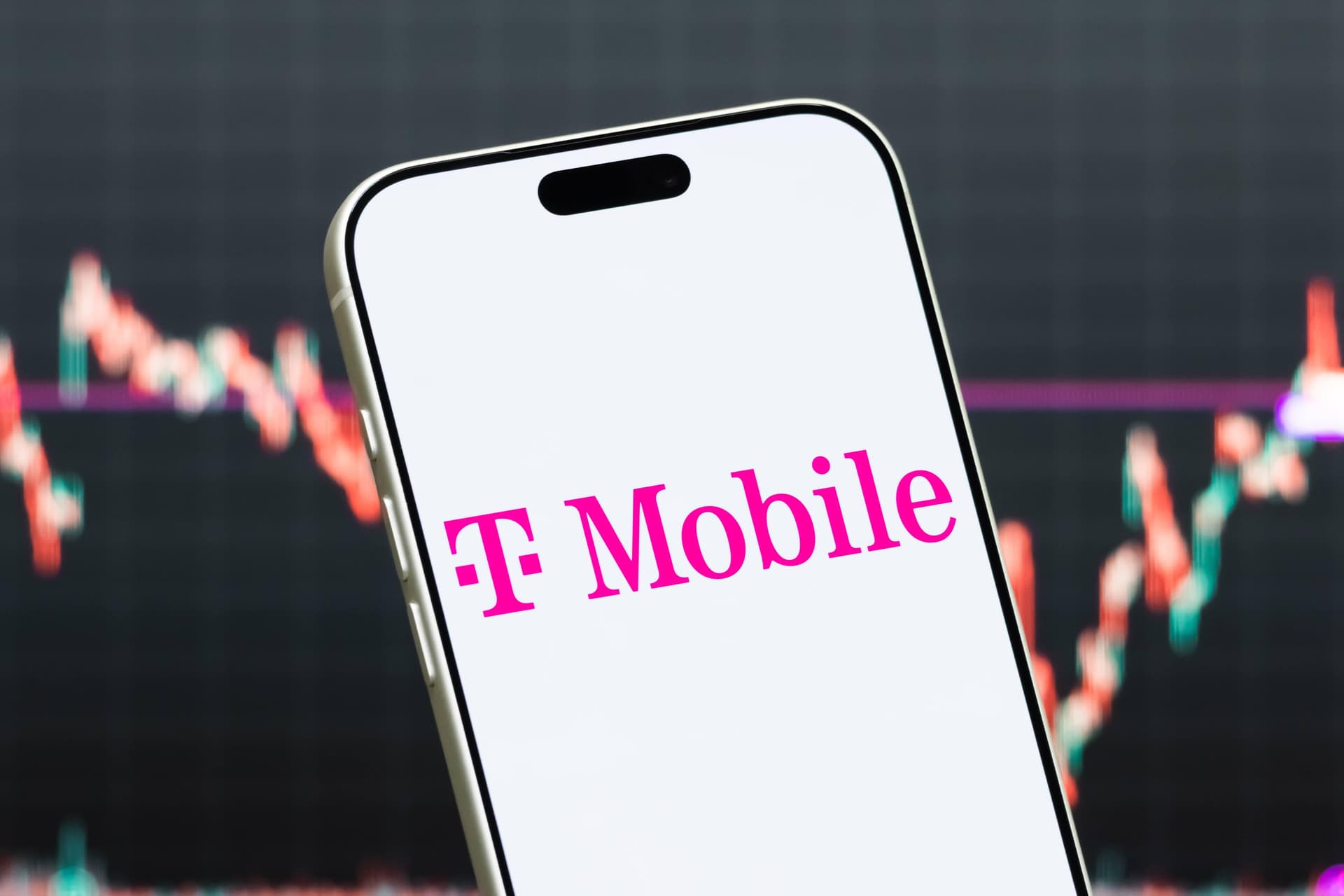 T-Mobile outage disrupts service for thousands across the US