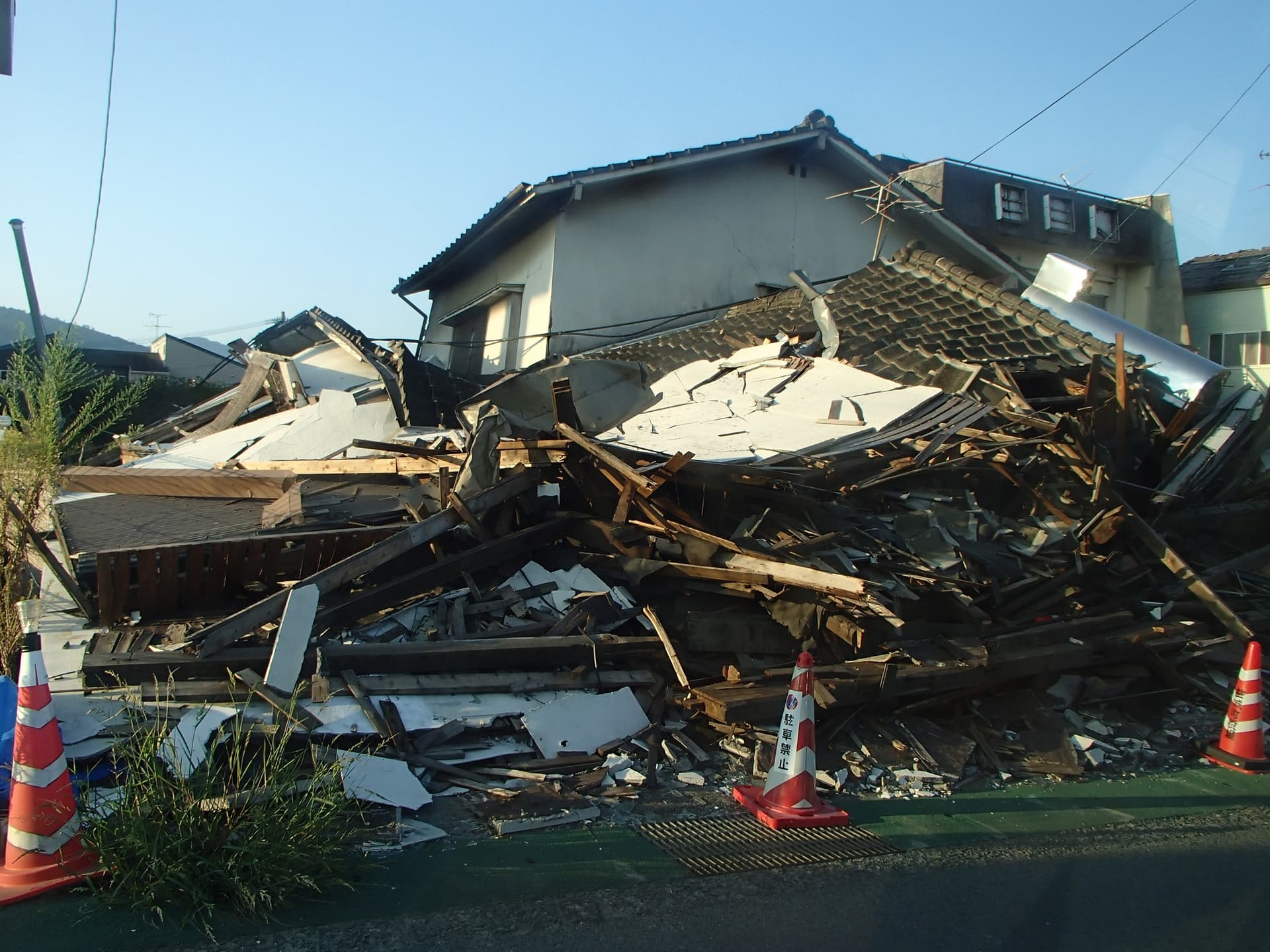 Fires and injuries reported after magnitude 7.0 quake in Kumamoto