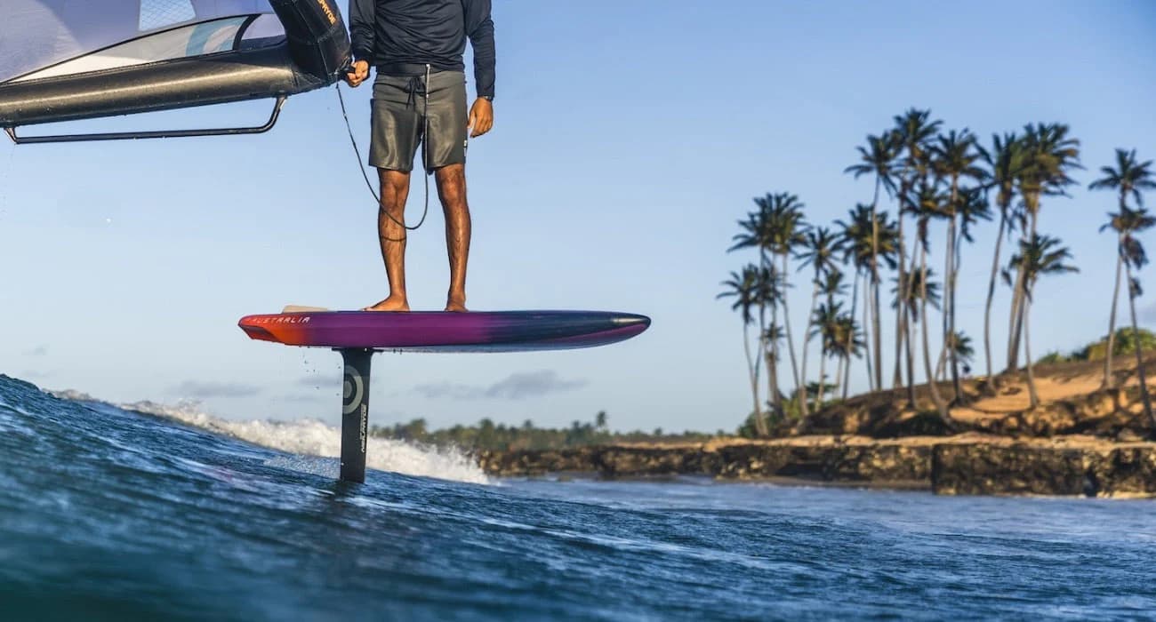 Foil surfing progression guide helps riders choose better beginner gear