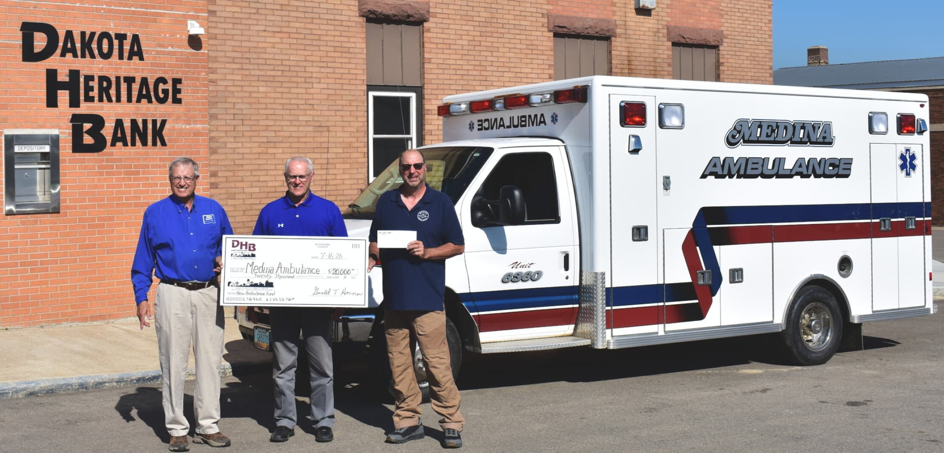 Dakota Heritage Bank donates $20,000 for new Medina ambulance