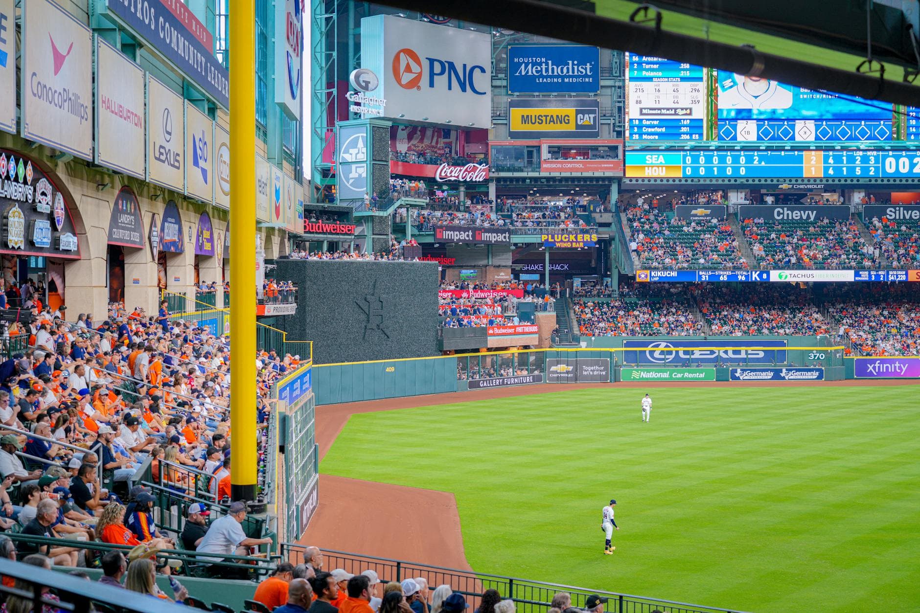 Astros option Shay Whitcomb to Sugar Land after César Salazar recall
