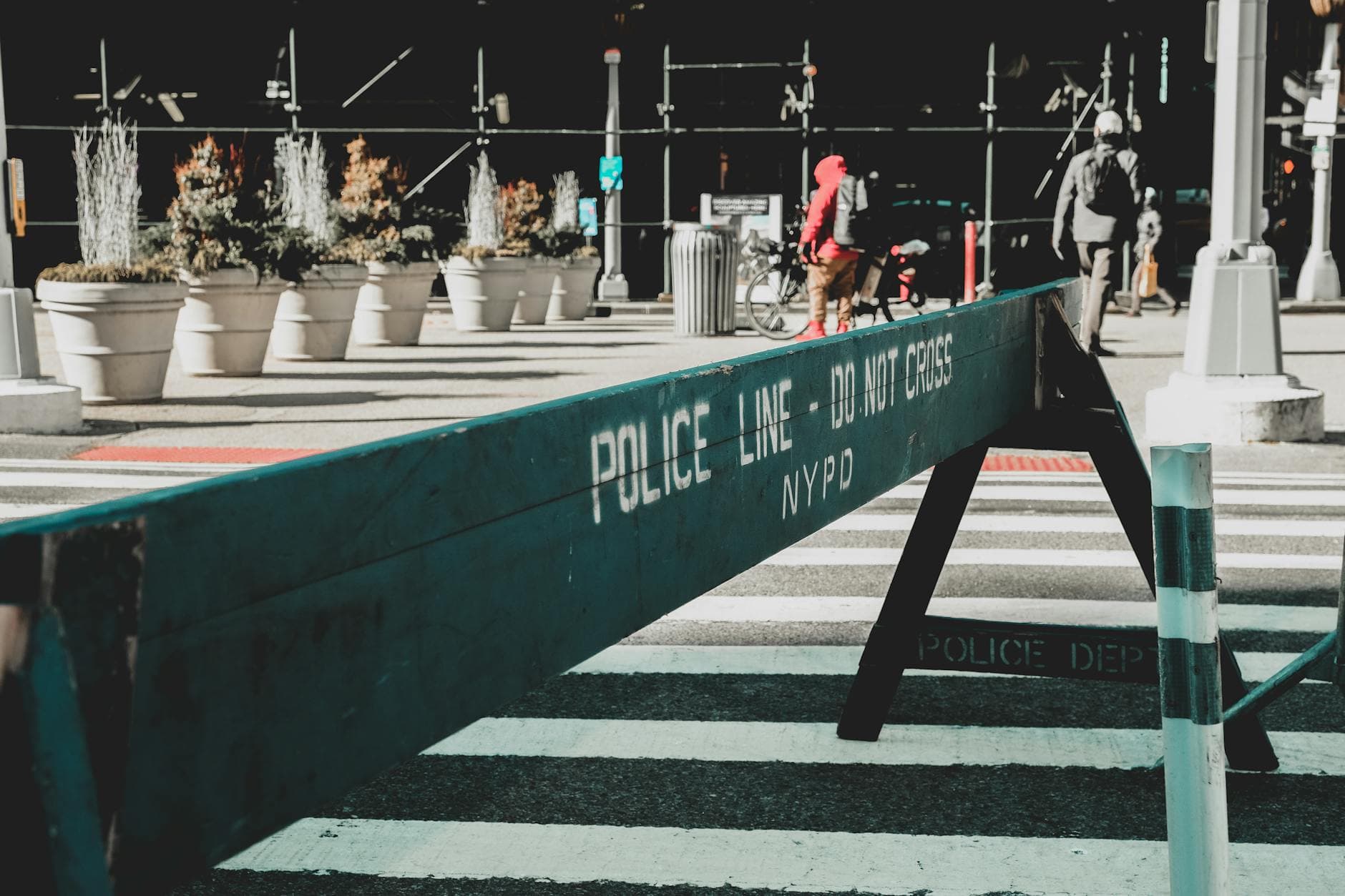 Storage Wars star Barry Weiss dies at 67, police say self-inflicted wound suspected