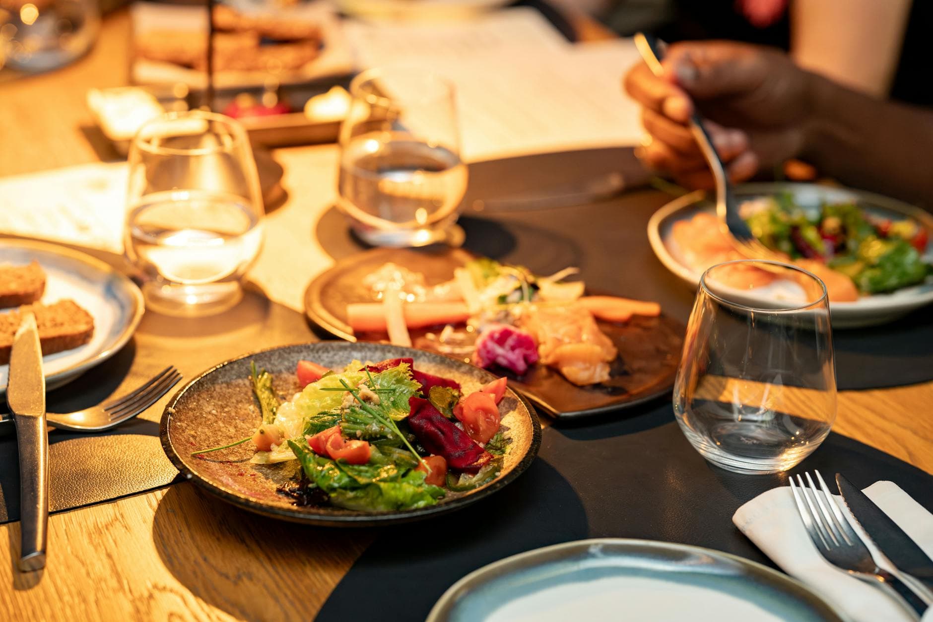 Diners favor experience over discounts, restaurants lose loyalty share