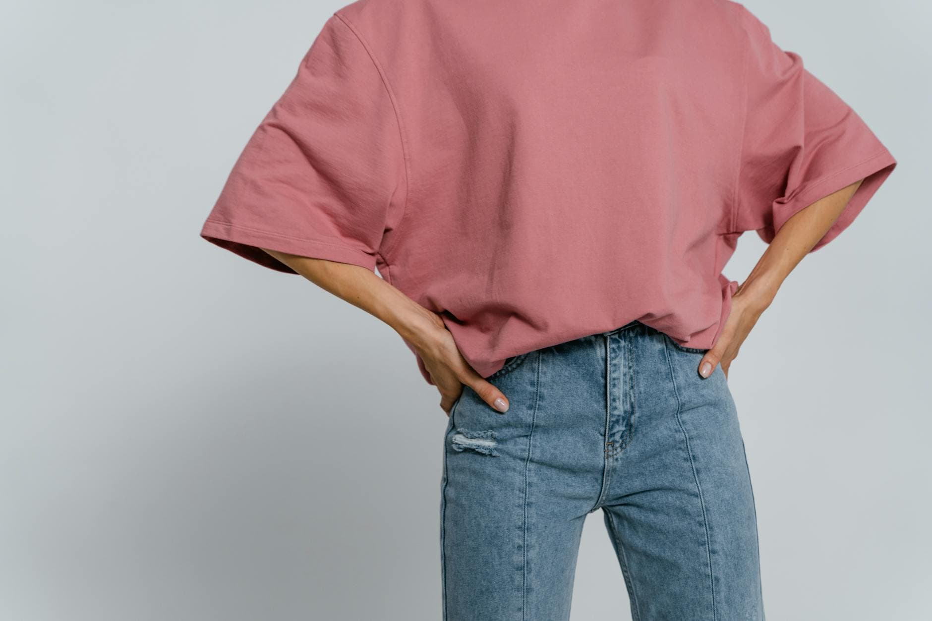 Slim-Fit Jeans Return, Spring 2026’s Most Wearable Denim Shift