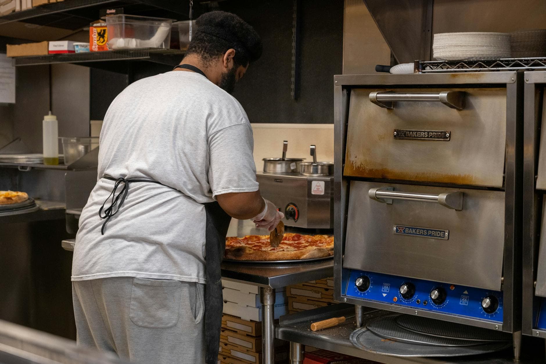 OSHA warns Pizza Hut kitchen crews on heat stress risks