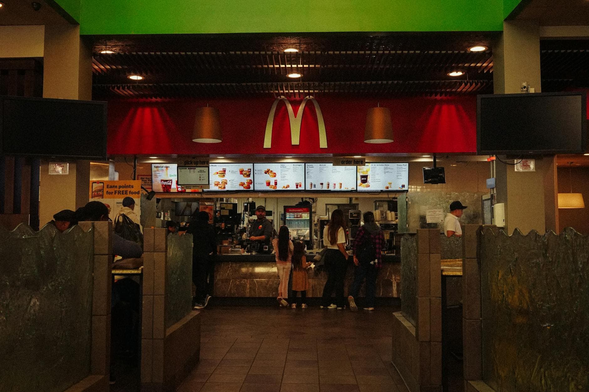 McDonald's franchise model explains why worker pay and benefits vary