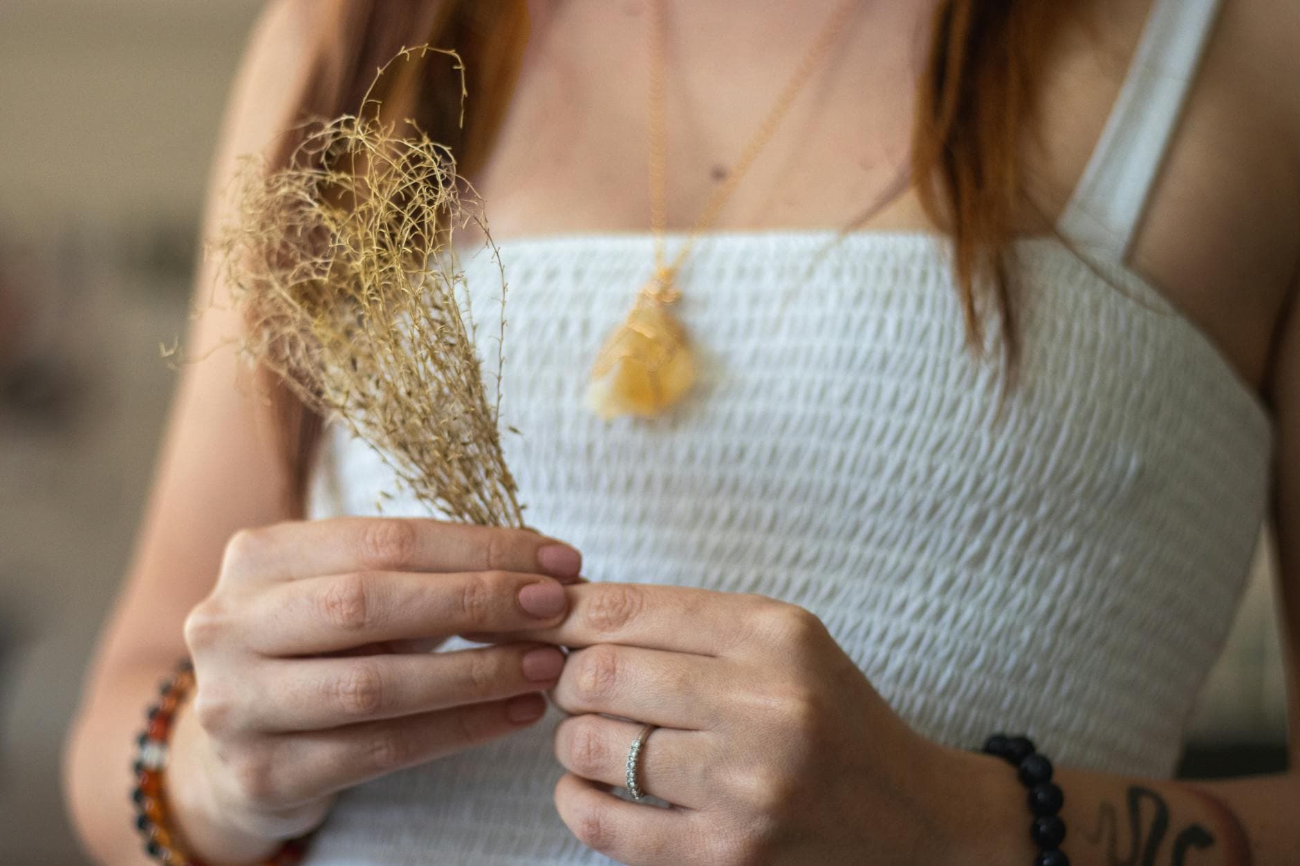 Minimalist Jewelry Evolves Into Sculptural, Personal Statements in 2026