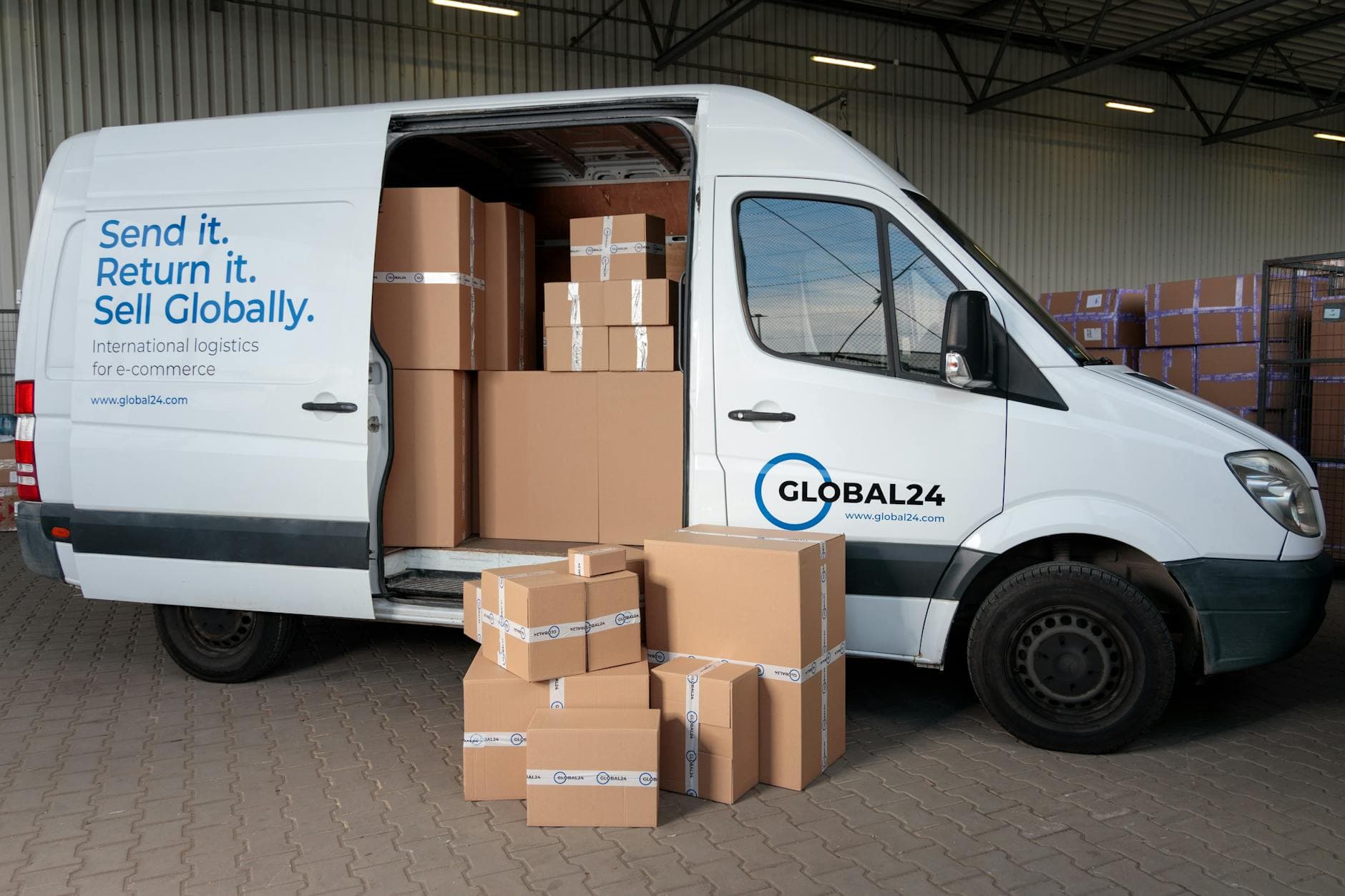 FedEx, UPS will return tariff refunds as U.S. reimburses duties