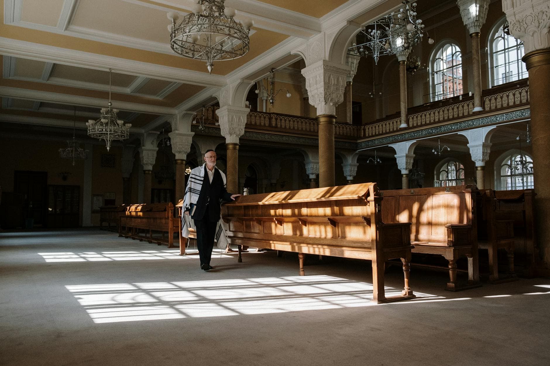 U.K. probes wave of attacks on Jewish sites for possible Iran links
