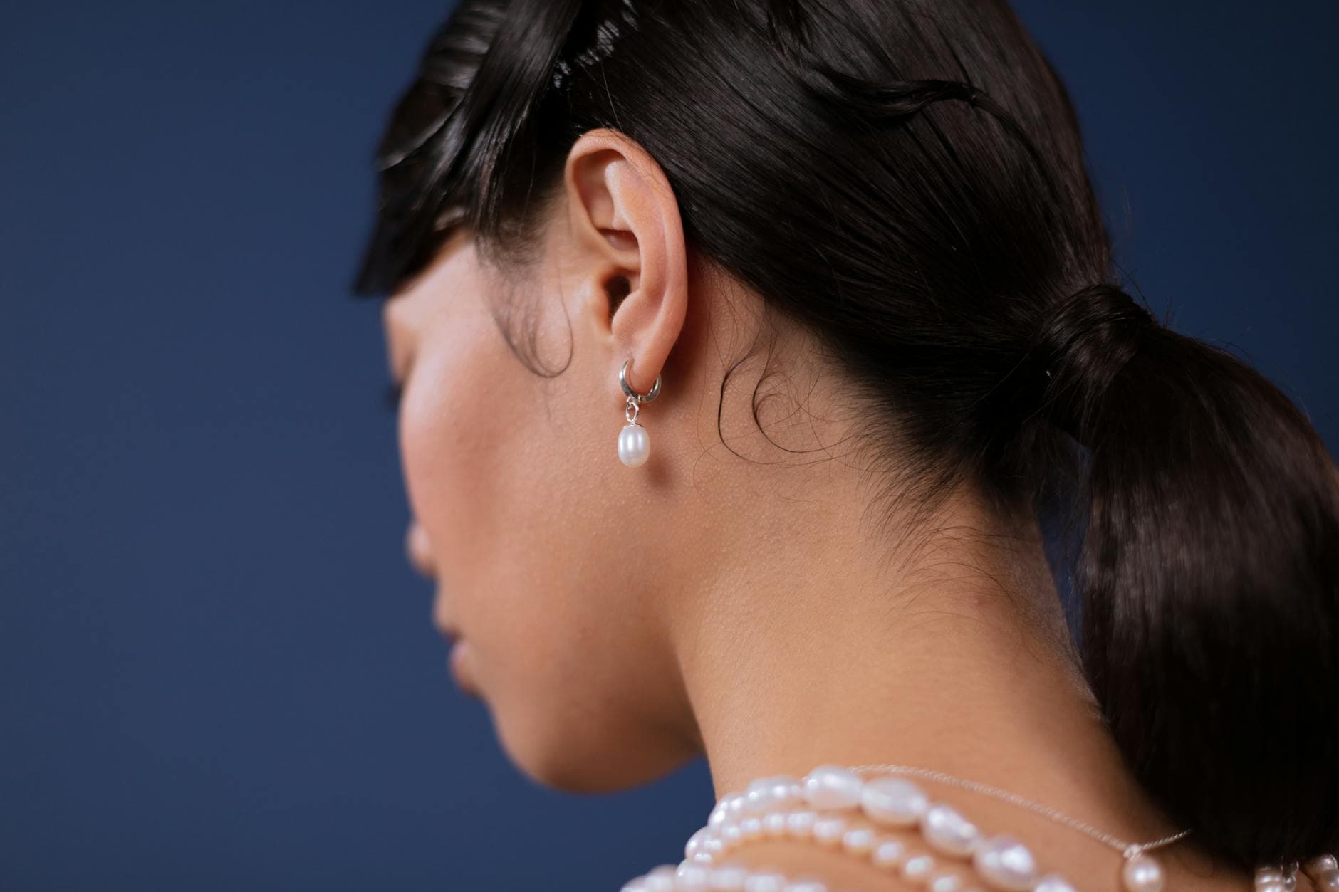 2026 Jewelry Trends for Her Favor Sculptural Metals and Bold Pearls