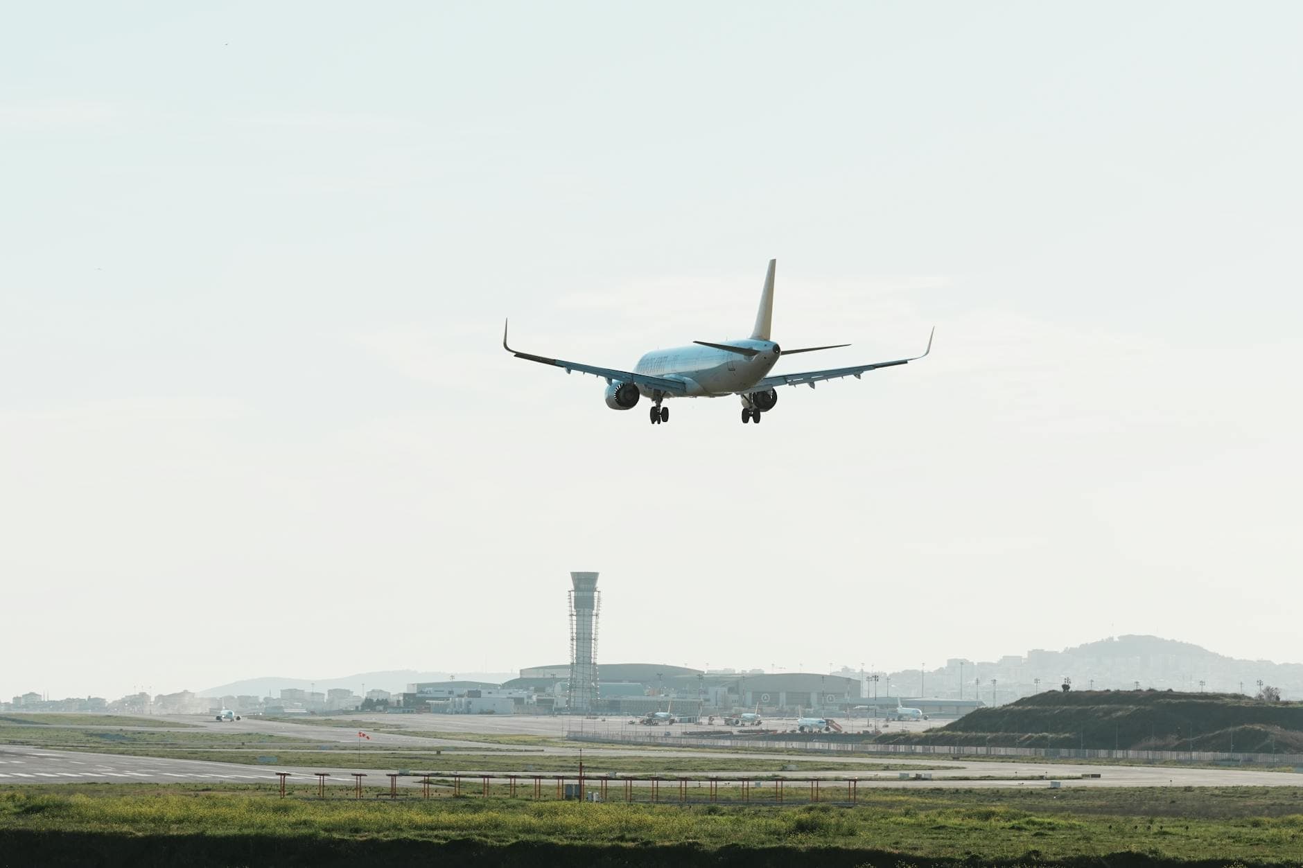 First direct U.S.-Venezuela flight lands in Caracas after seven-year ban