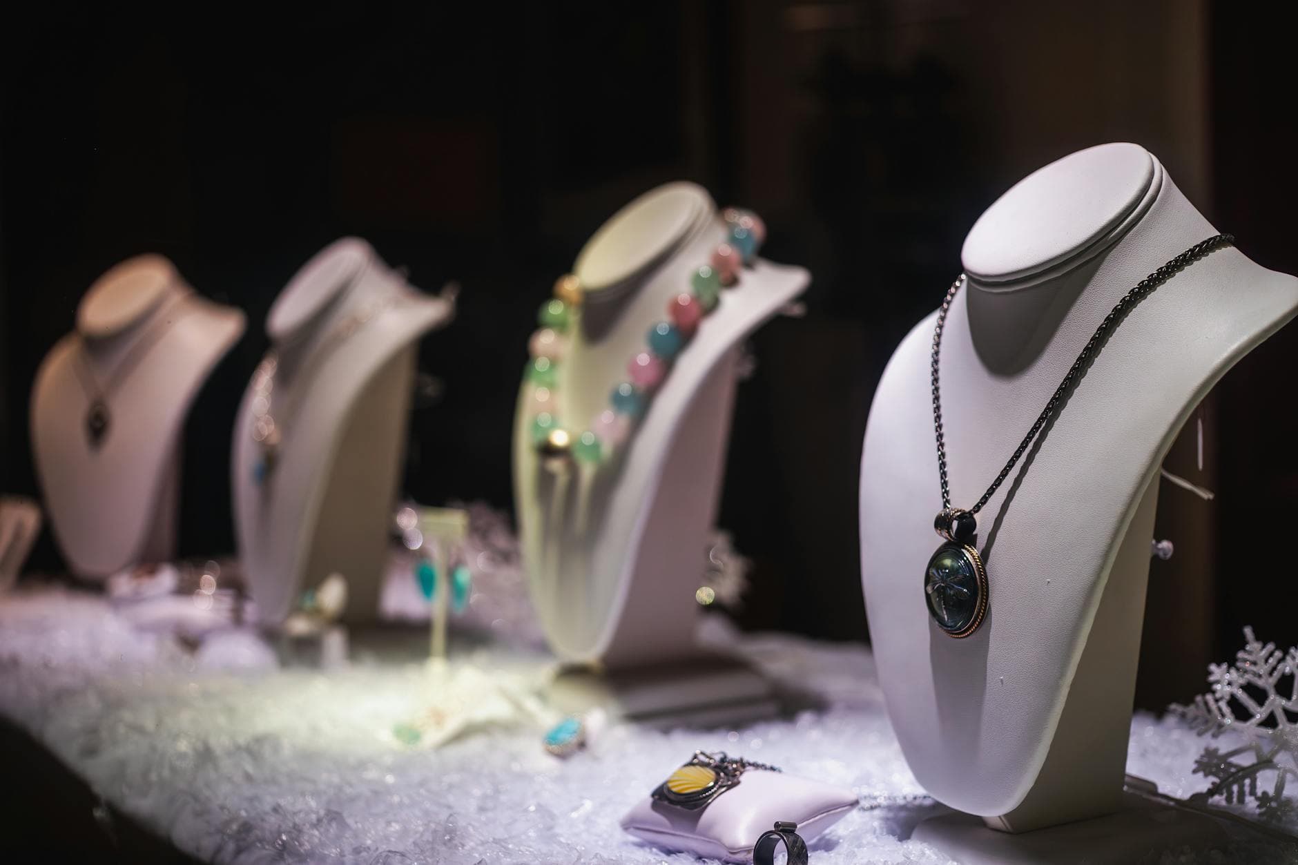 Kinn and Shoppe Amber Interiors launch modern-heirloom vintage-inspired jewelry collection