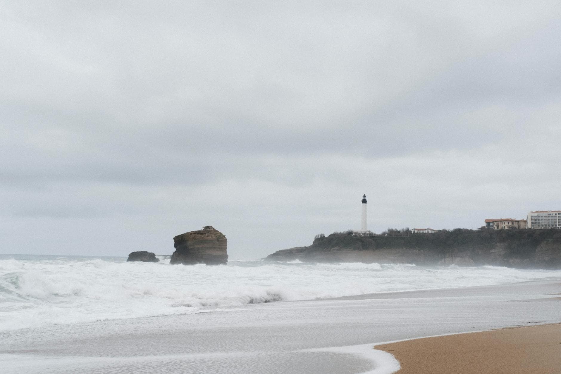Matthieu Blazy’s Chanel Cruise Debut Revives Biarritz Roots and Beach Ease