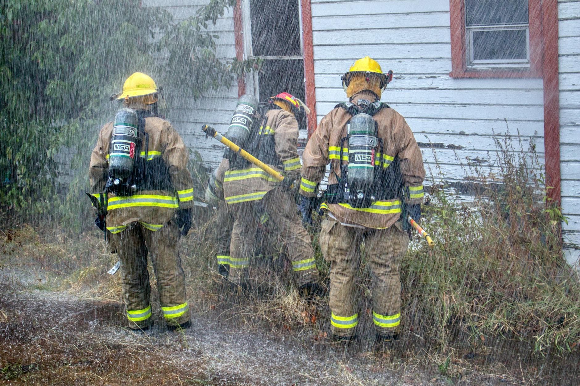 Firefighters extinguish Bowie townhome blaze, investigators probe cause