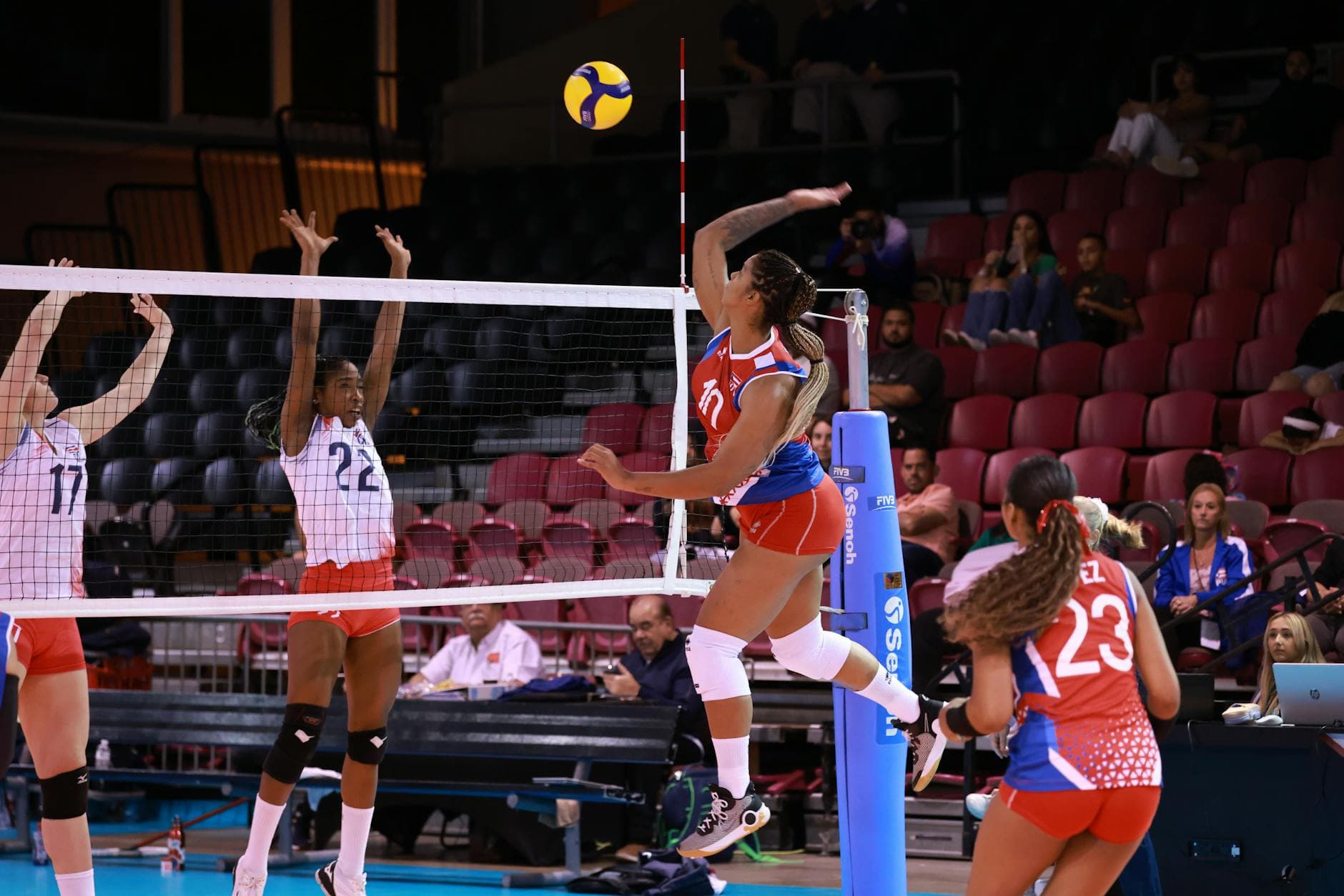 Singapore Rally Past United States 3-2 to Top Group 14