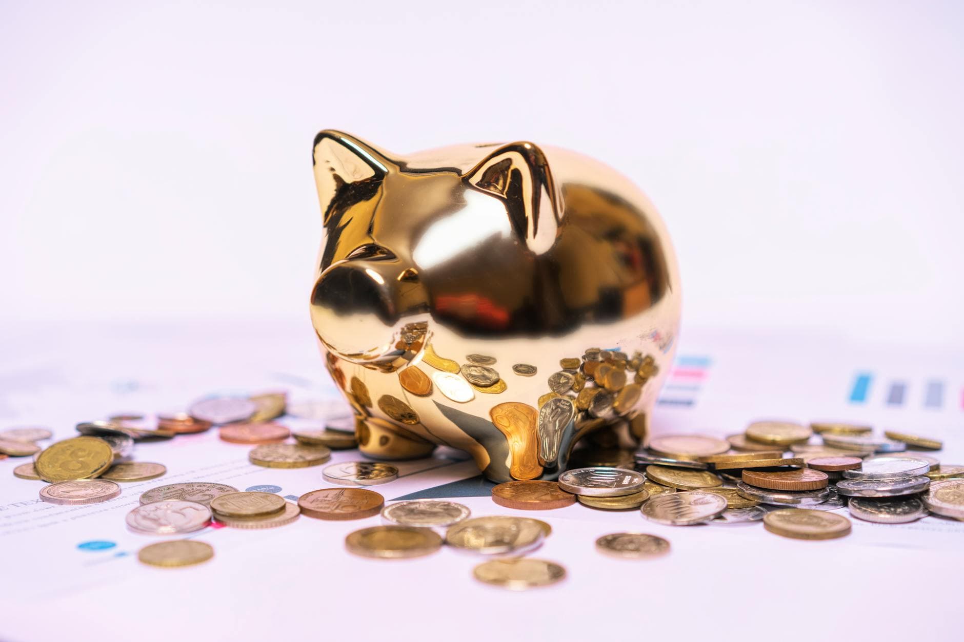 Best savings account rates reach 5% APY as average stays low