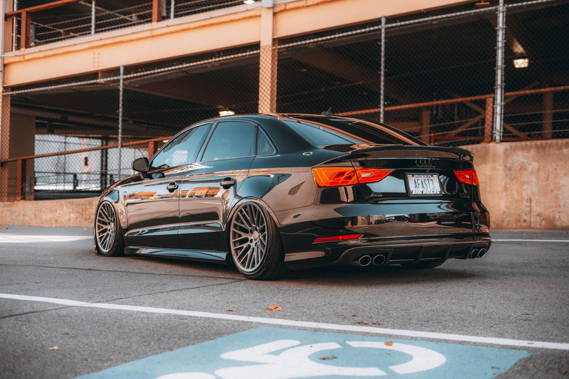 Annis Minimus, GTA Online sedan prized by collectors and customization fans