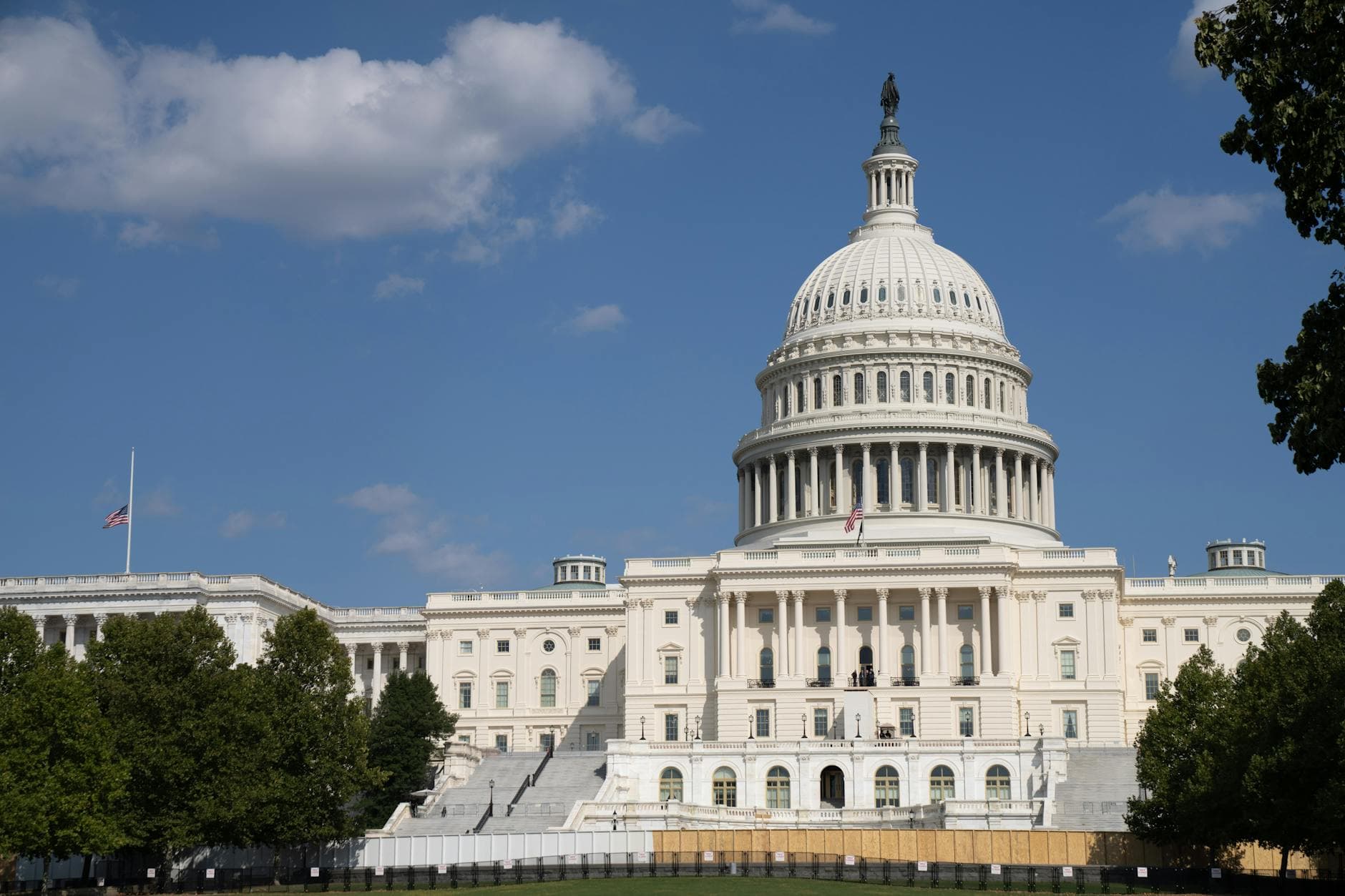 Jefferson Lab scientist takes antimatter beam research to Capitol Hill