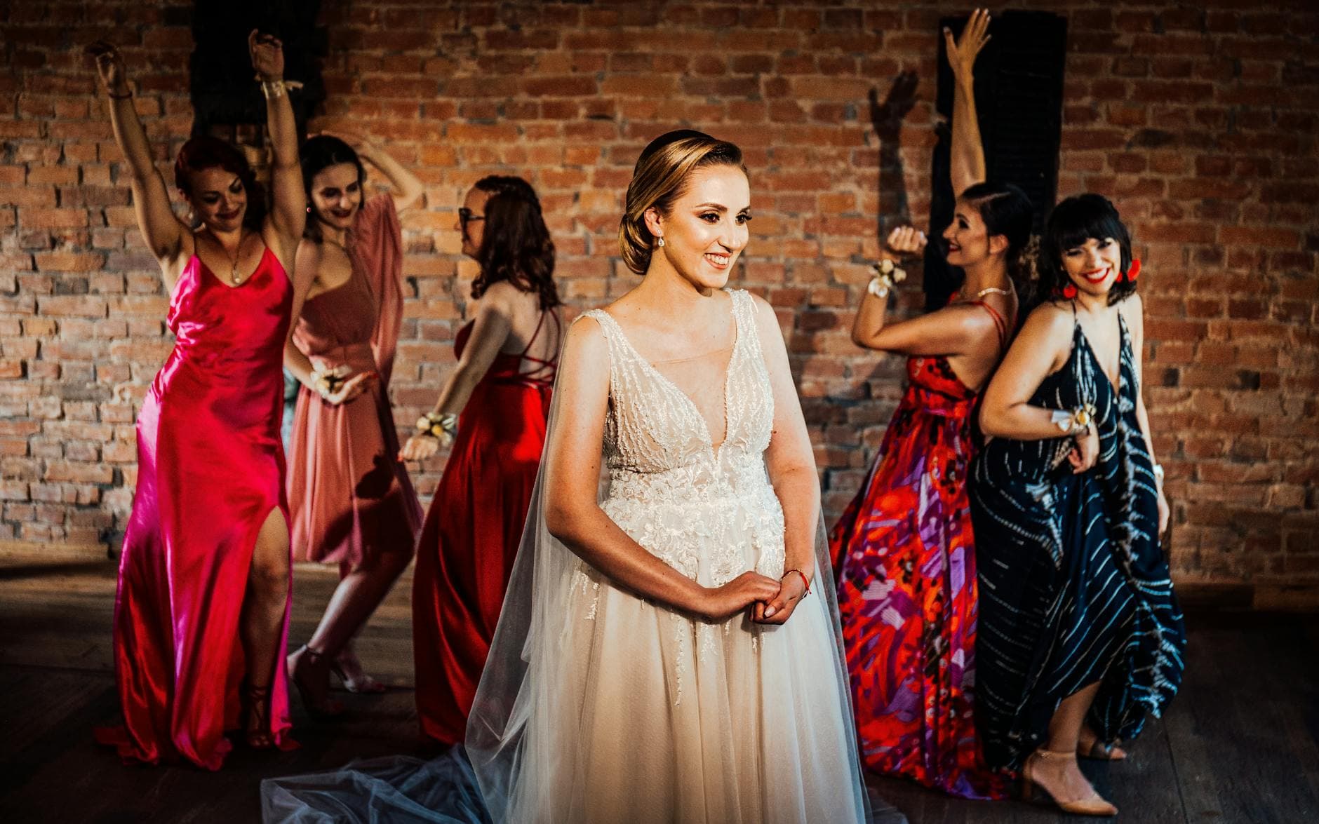 2026 bridesmaid colors turn richer, shaping the whole wedding look