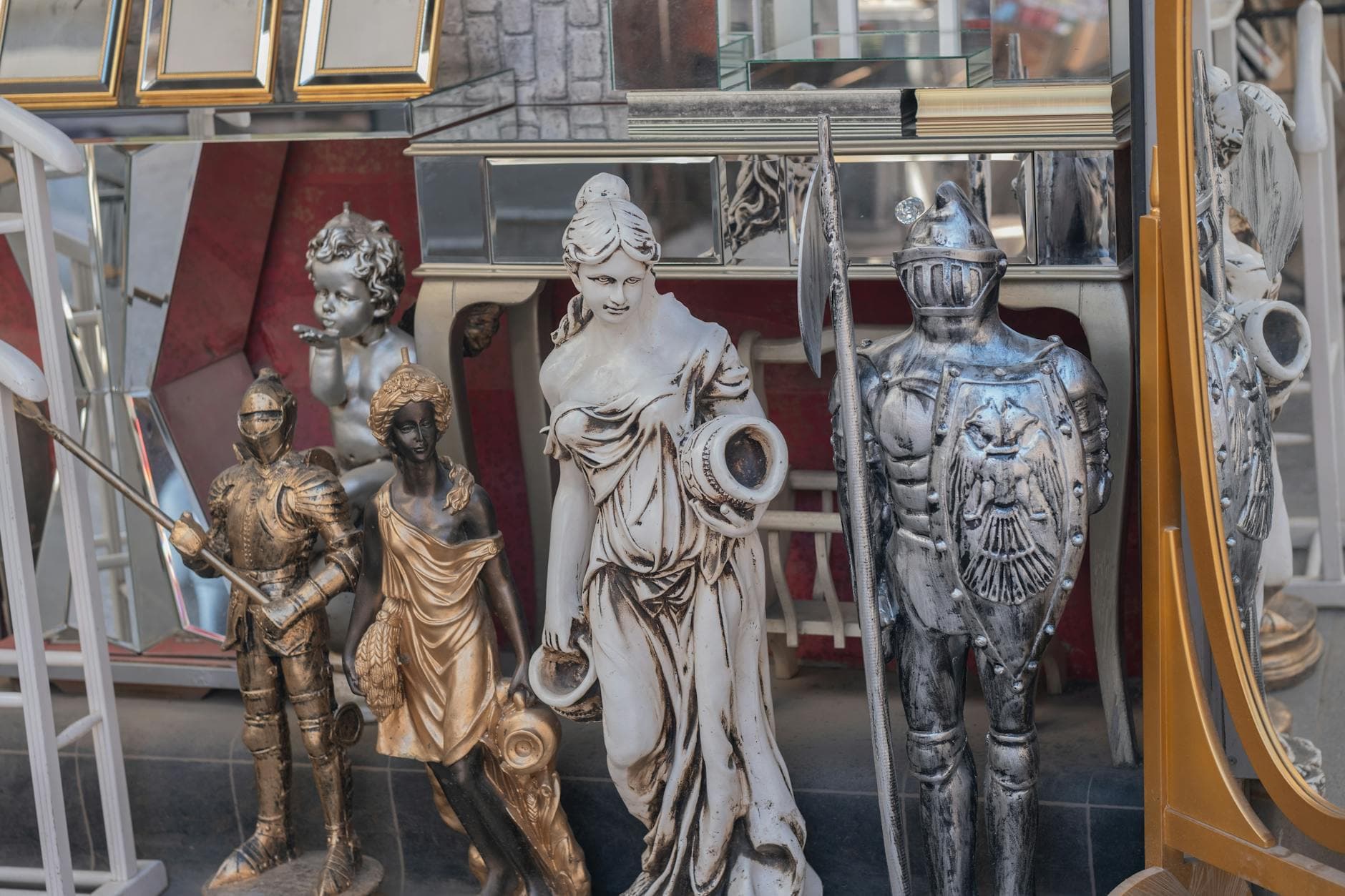 Ezipion turns kneeling knight into standing pose for collectors and painters