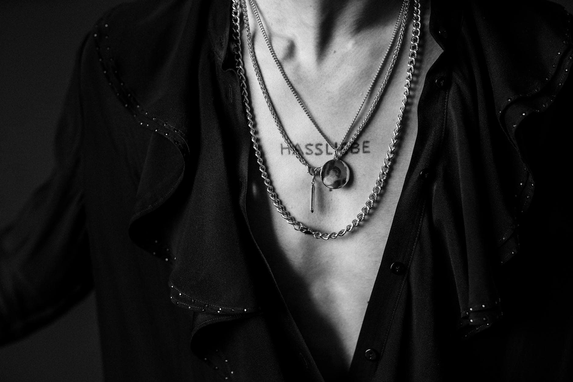 Vintage jewels return in layered looks, from portraits to bracelets