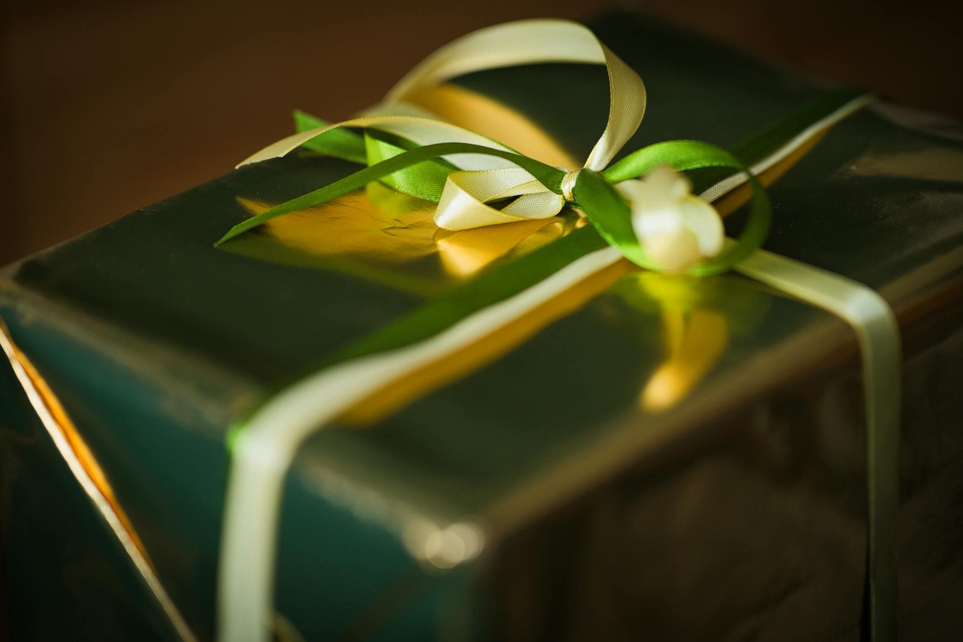 Anniversary gift ideas by year, from paper to diamonds