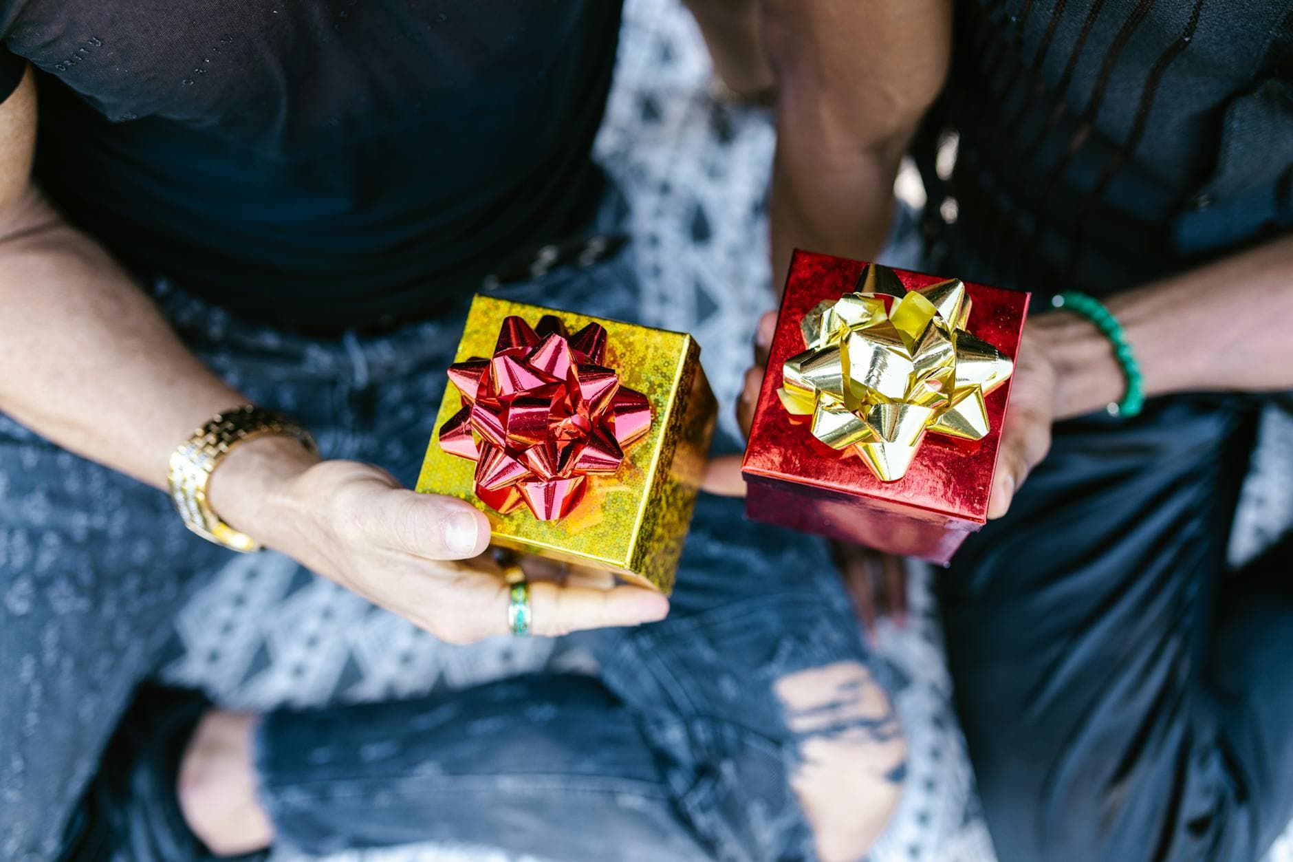 anniversary colors by year, plus gift ideas for every milestone