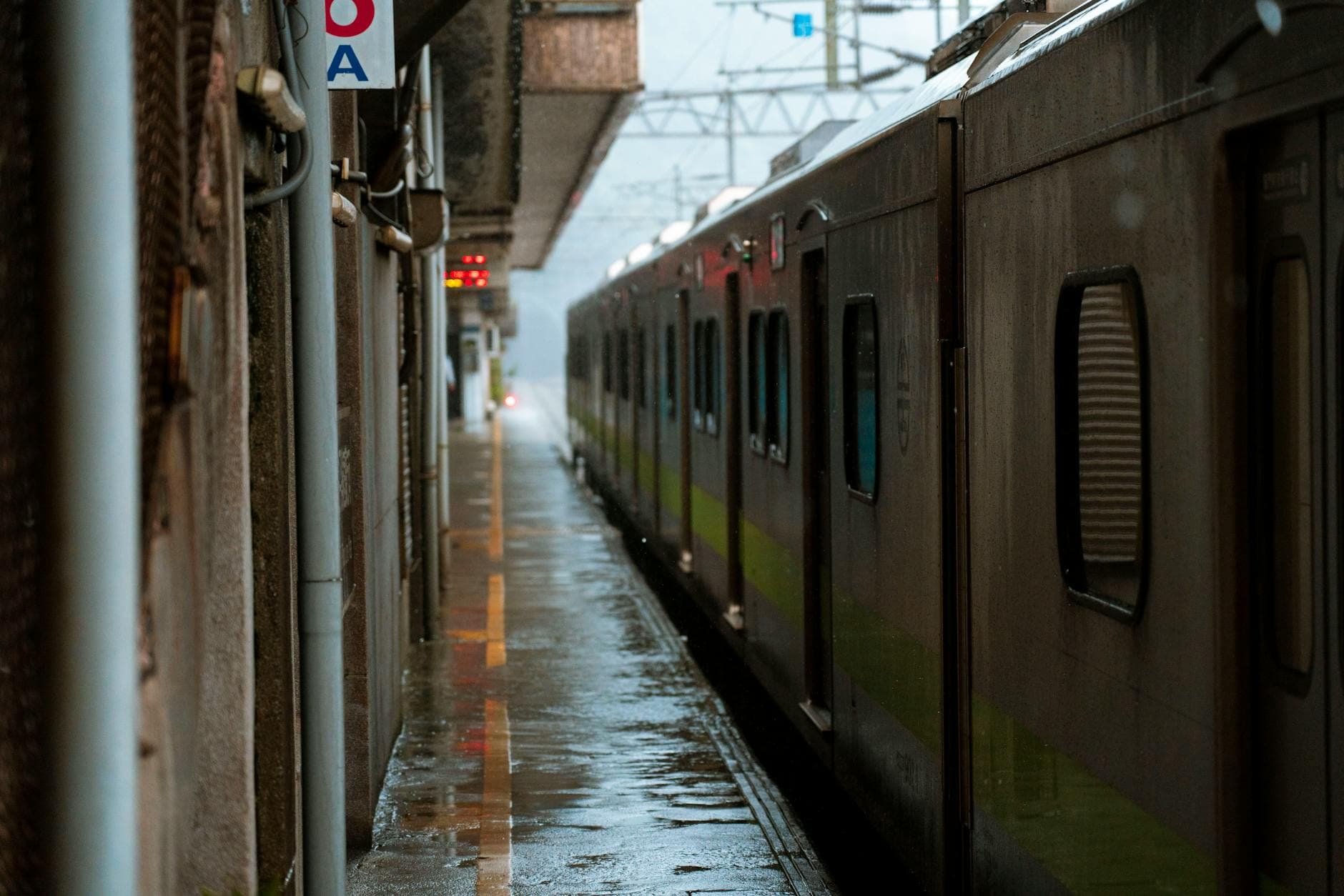 LIRR workers strike, halting New York's busiest commuter rail line