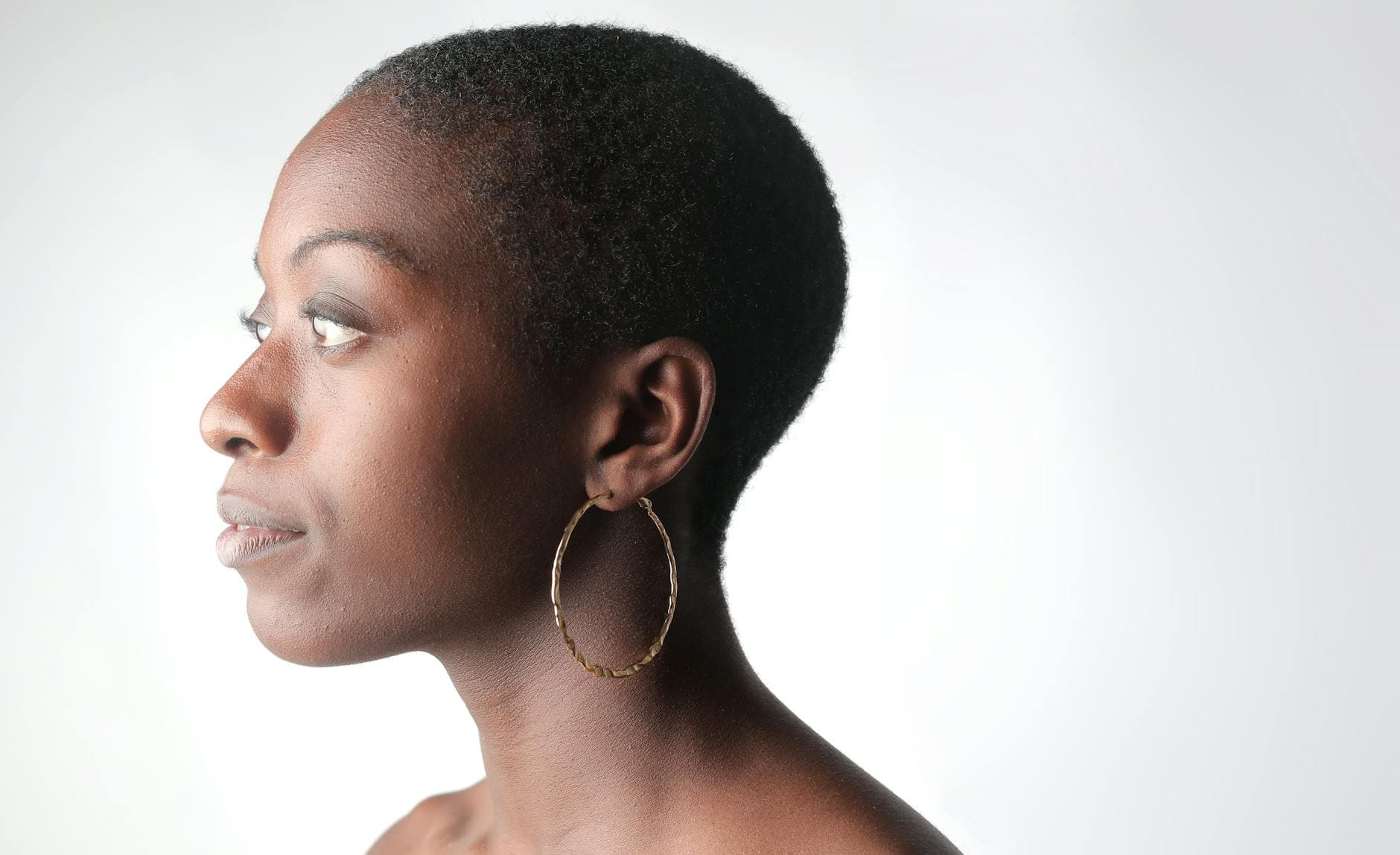 Minimal jewelry stays strong in 2026 as comfort drives style choices
